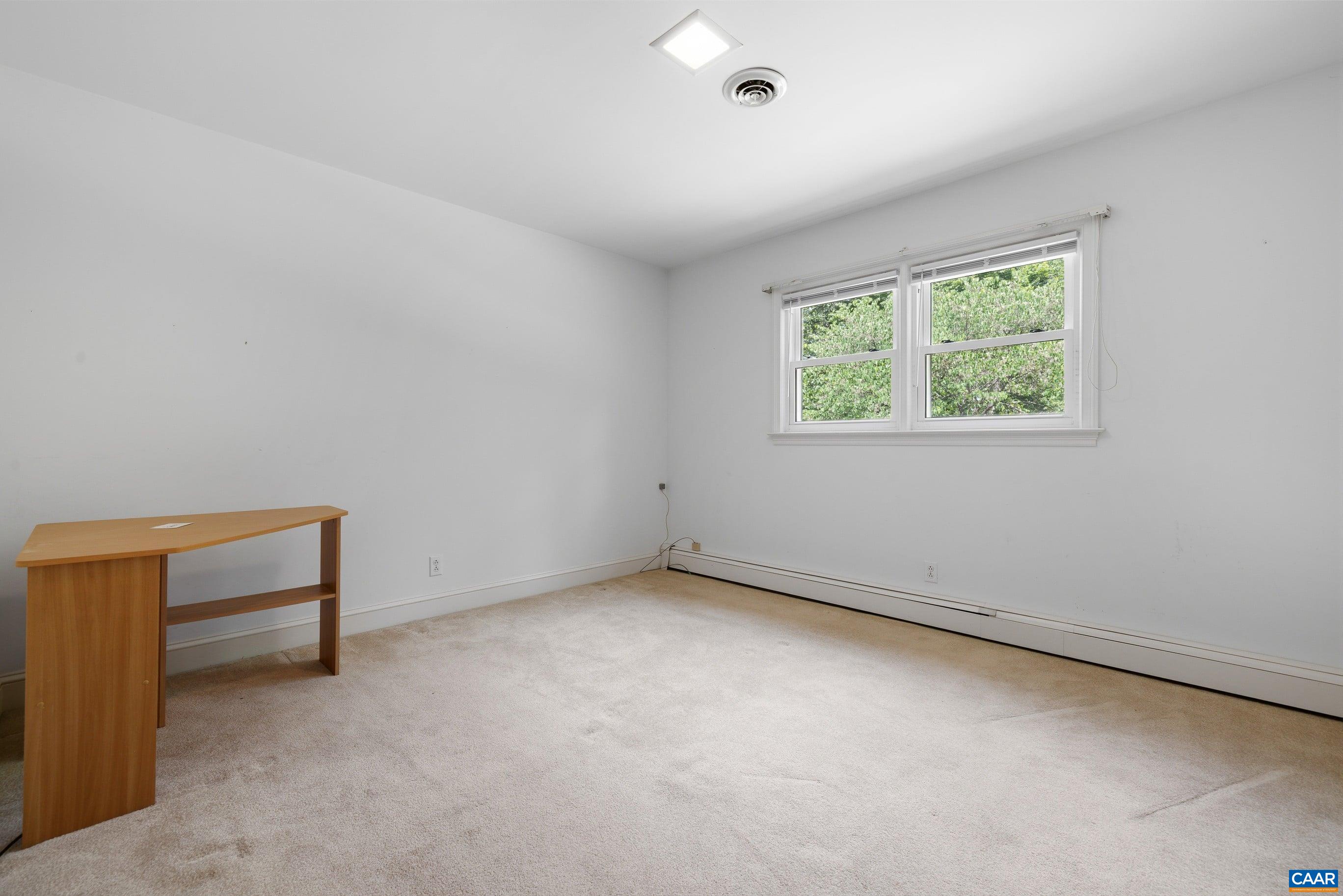 5662 LAUREL RIDGE RD