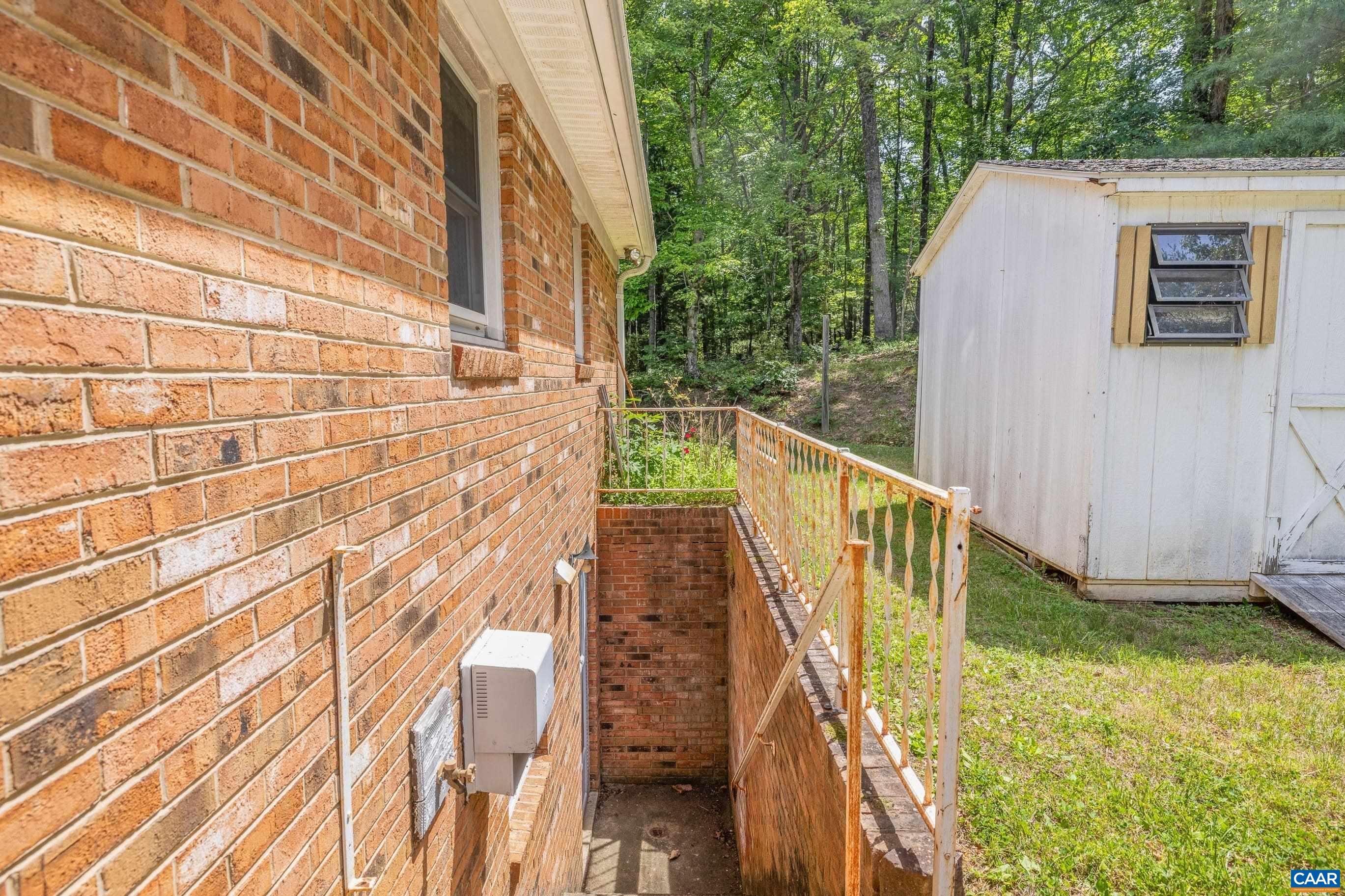 5662 LAUREL RIDGE RD