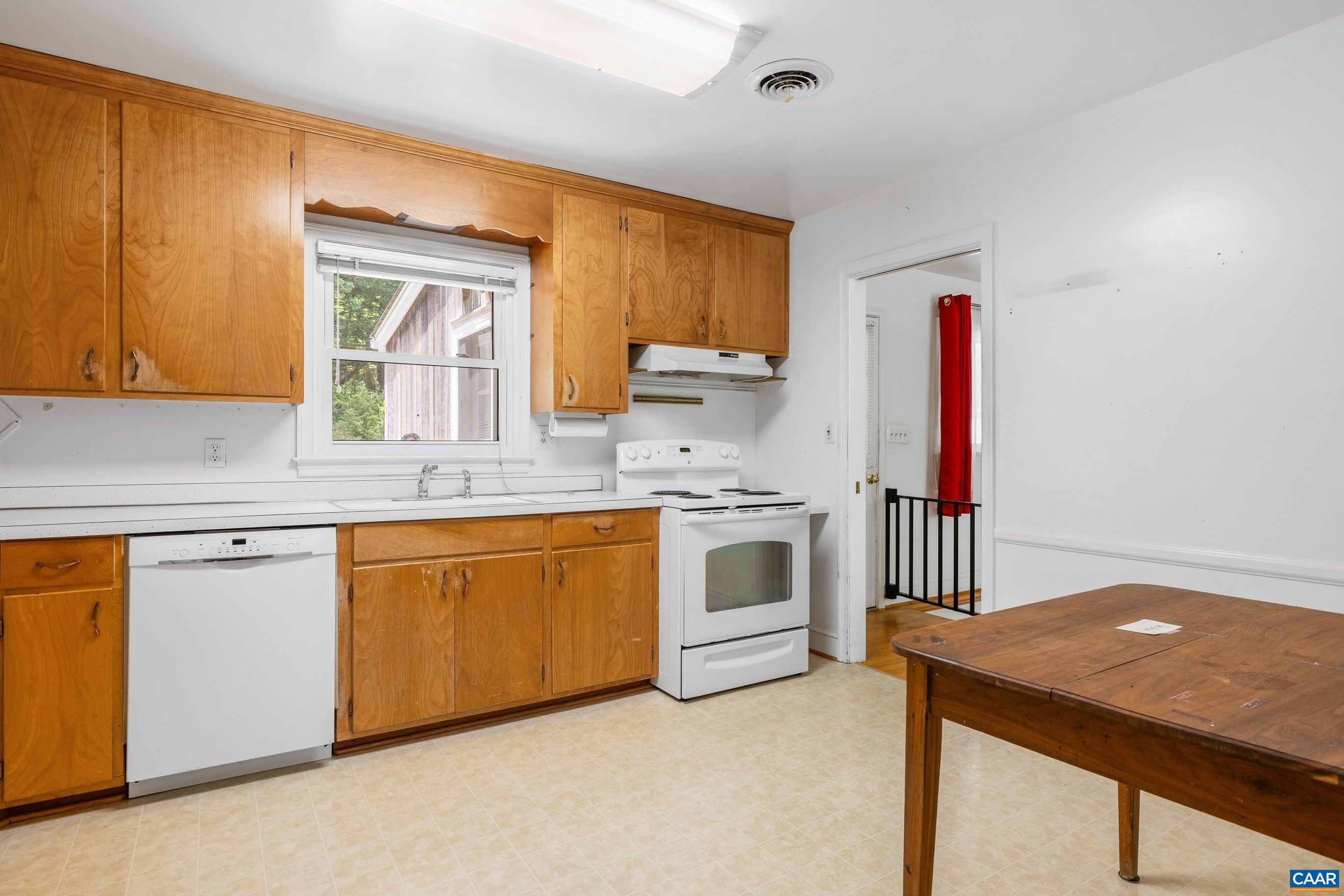 5662 LAUREL RIDGE RD