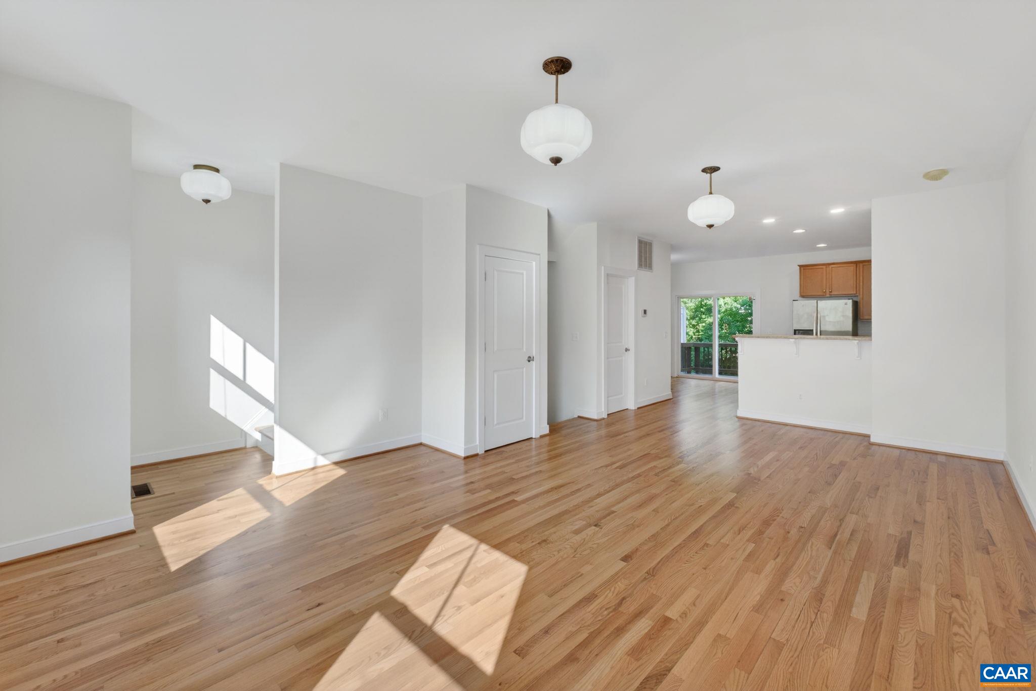 103 LONGWOOD DR Unit: B