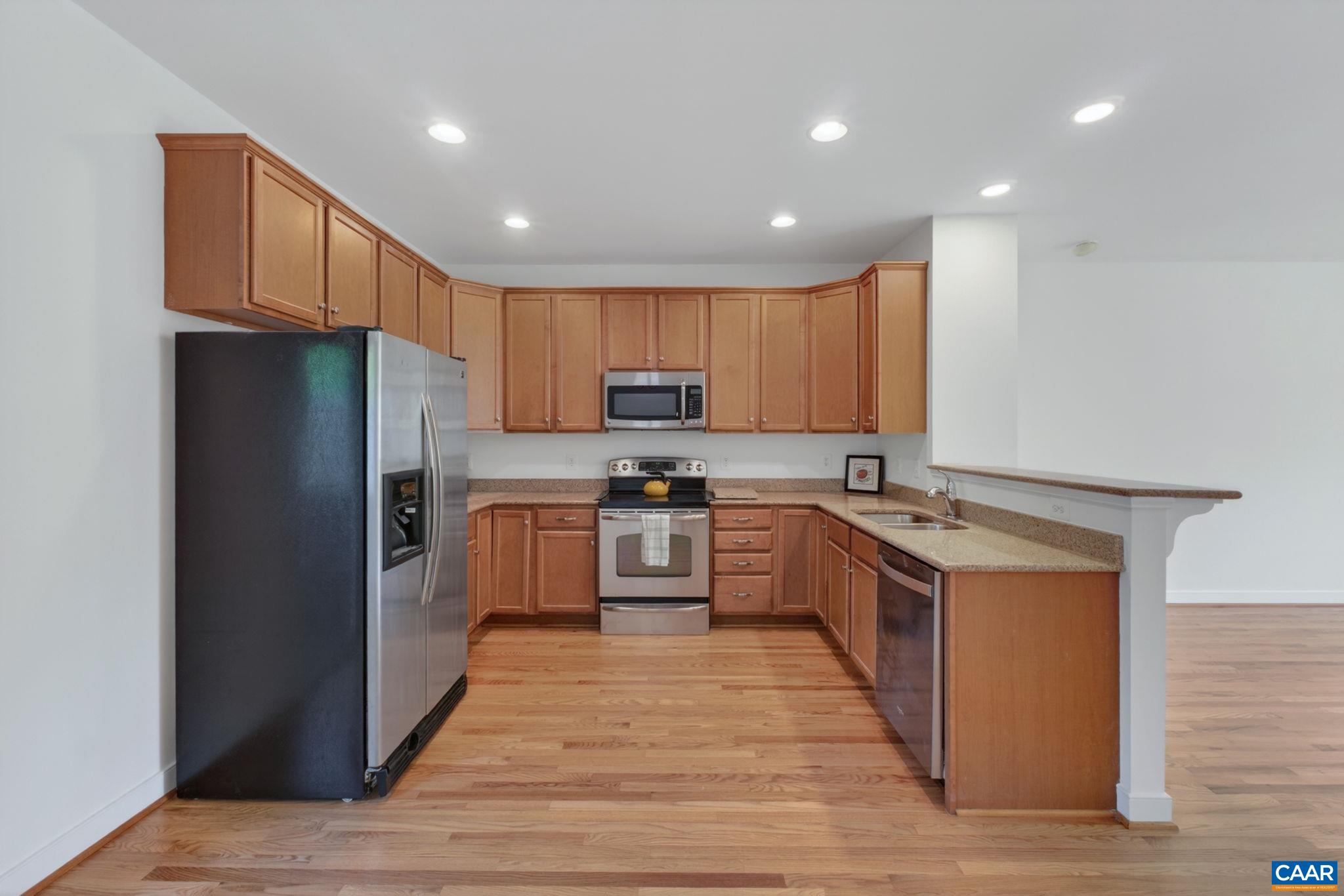 103 LONGWOOD DR Unit: B