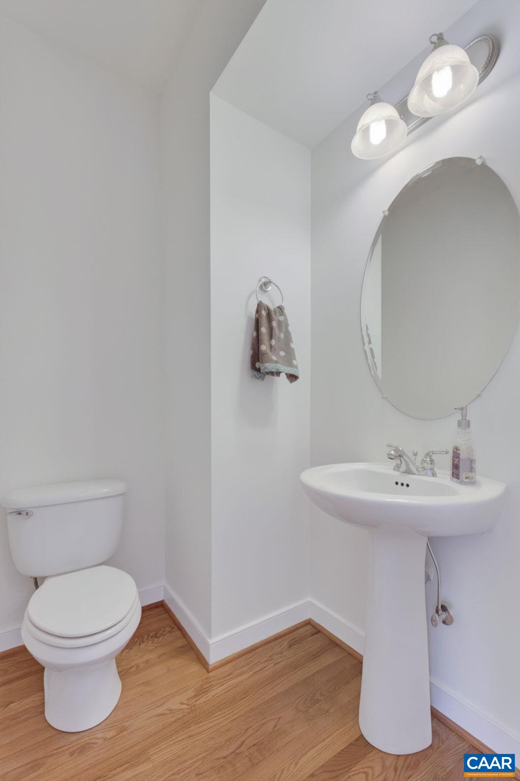 103 LONGWOOD DR Unit: B