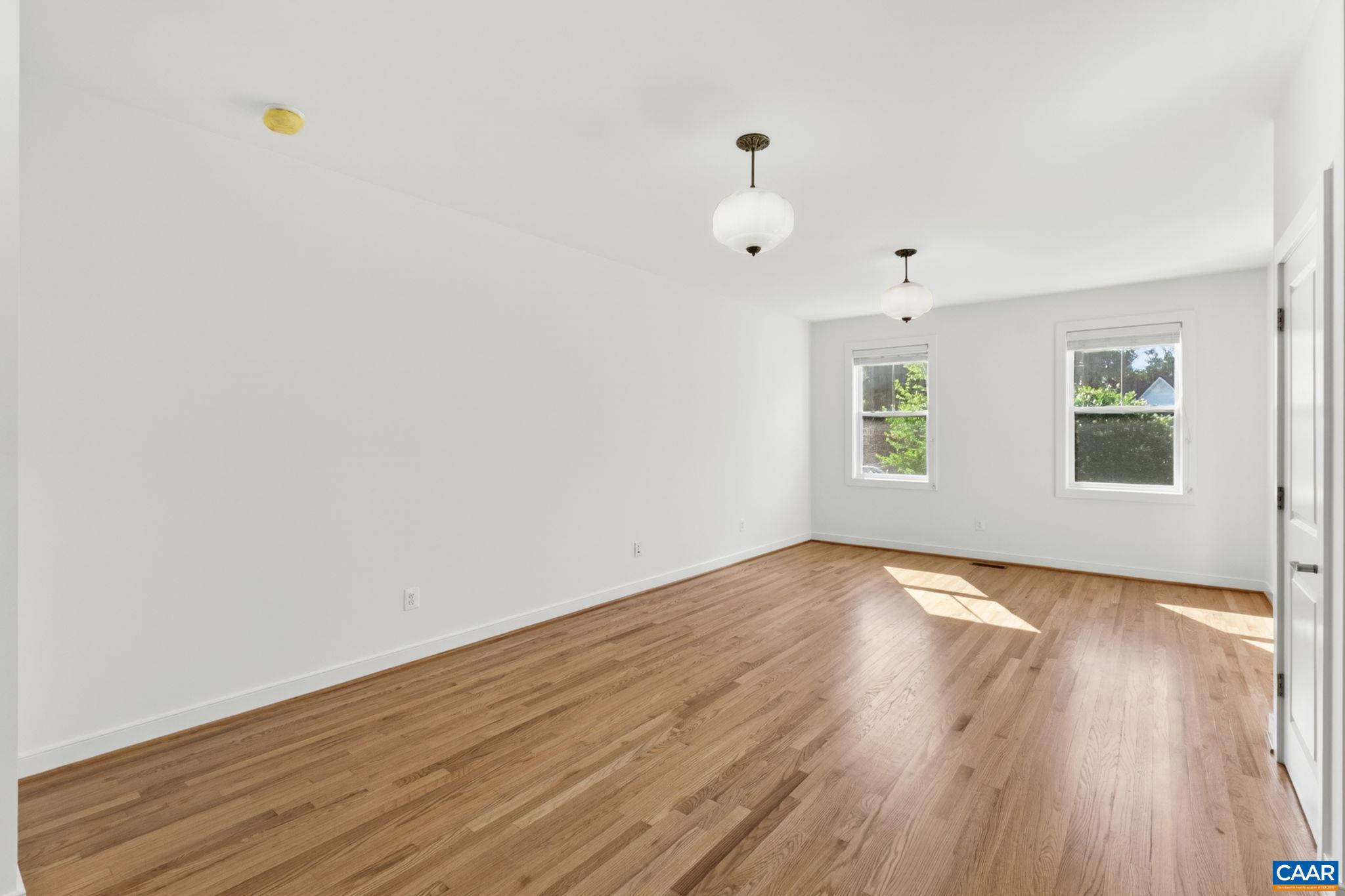 103 LONGWOOD DR Unit: B