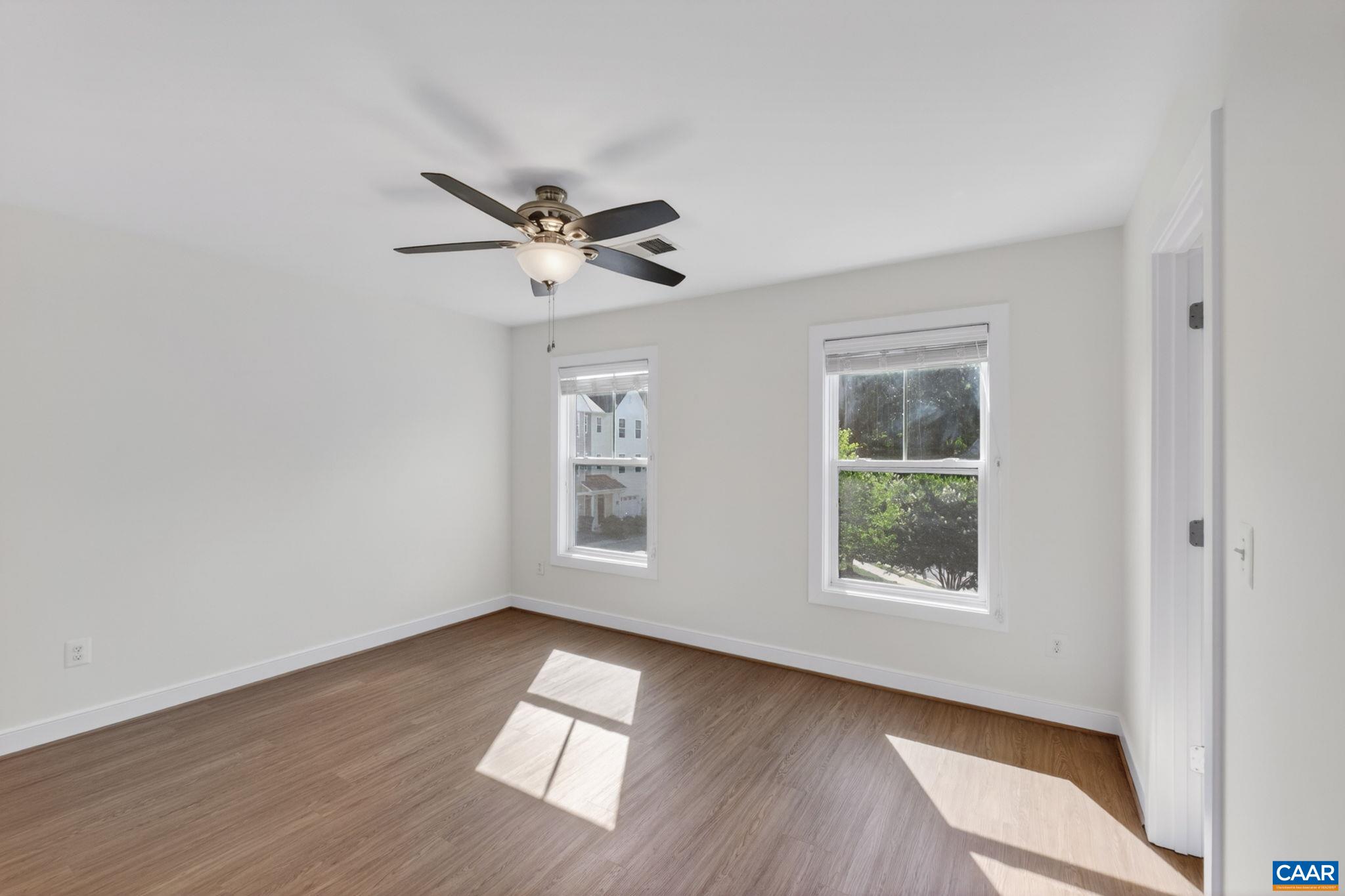 103 LONGWOOD DR Unit: B