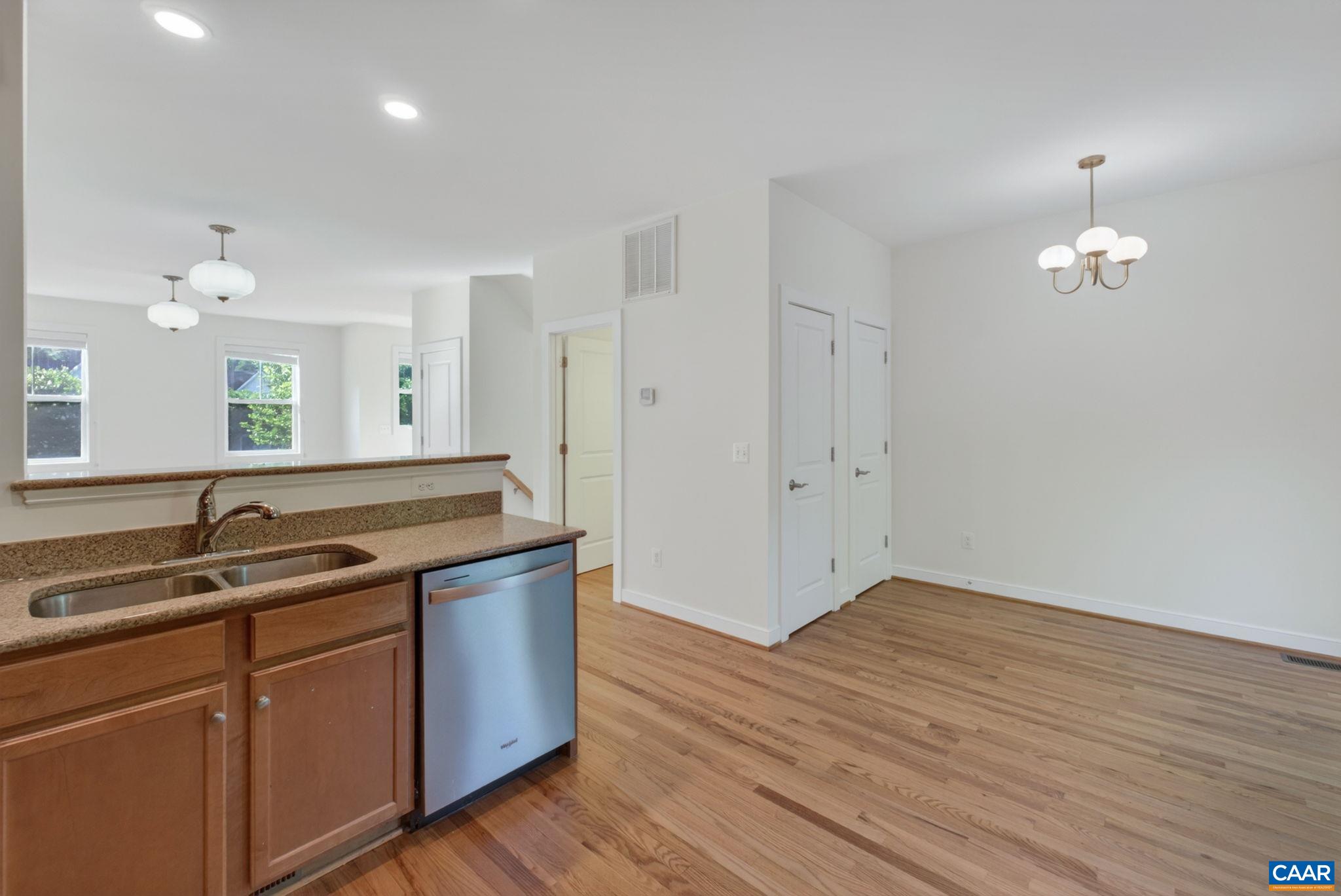 103 LONGWOOD DR Unit: B