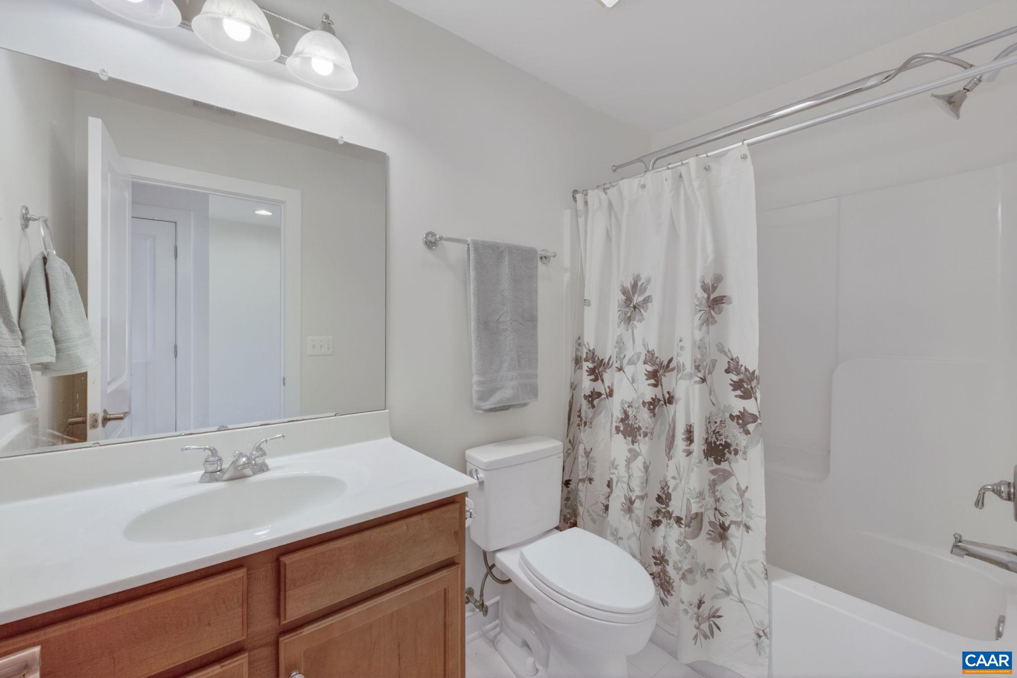 103 LONGWOOD DR Unit: B