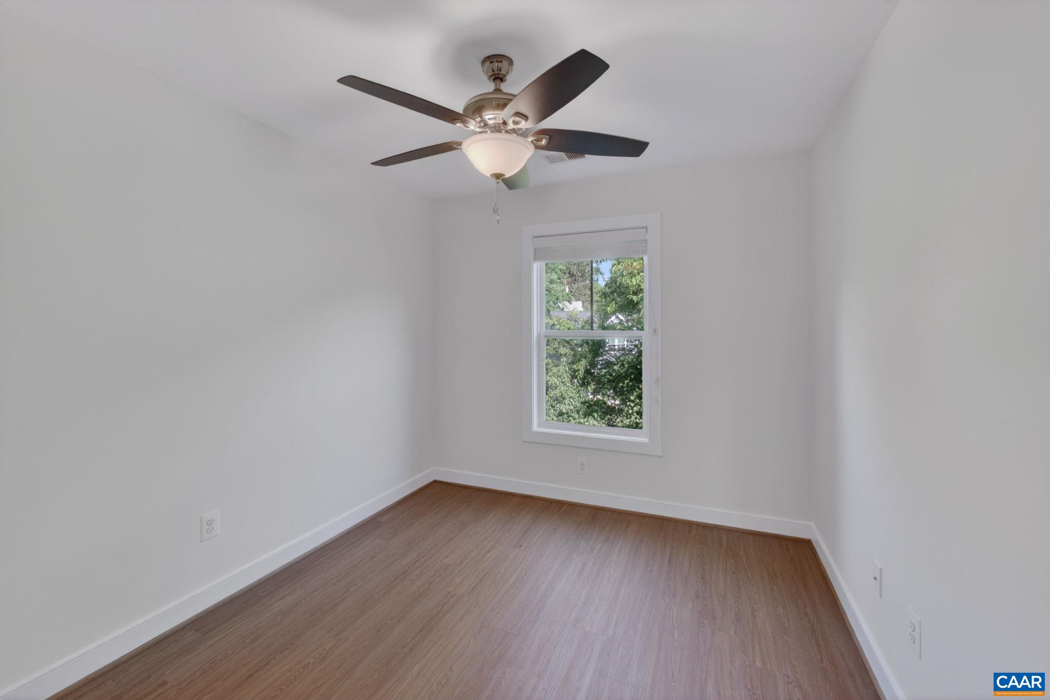 103 LONGWOOD DR Unit: B