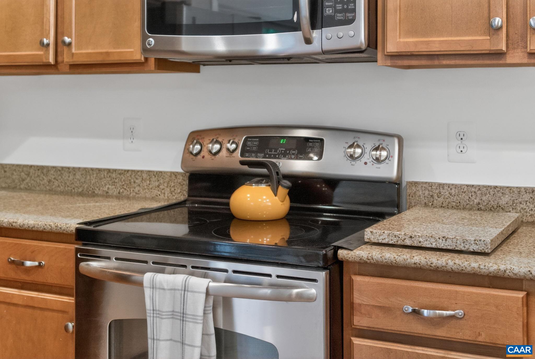 103 LONGWOOD DR Unit: B