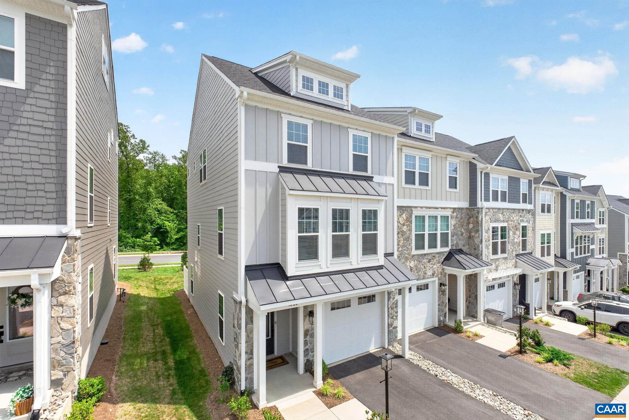 1262 LACONIA LN