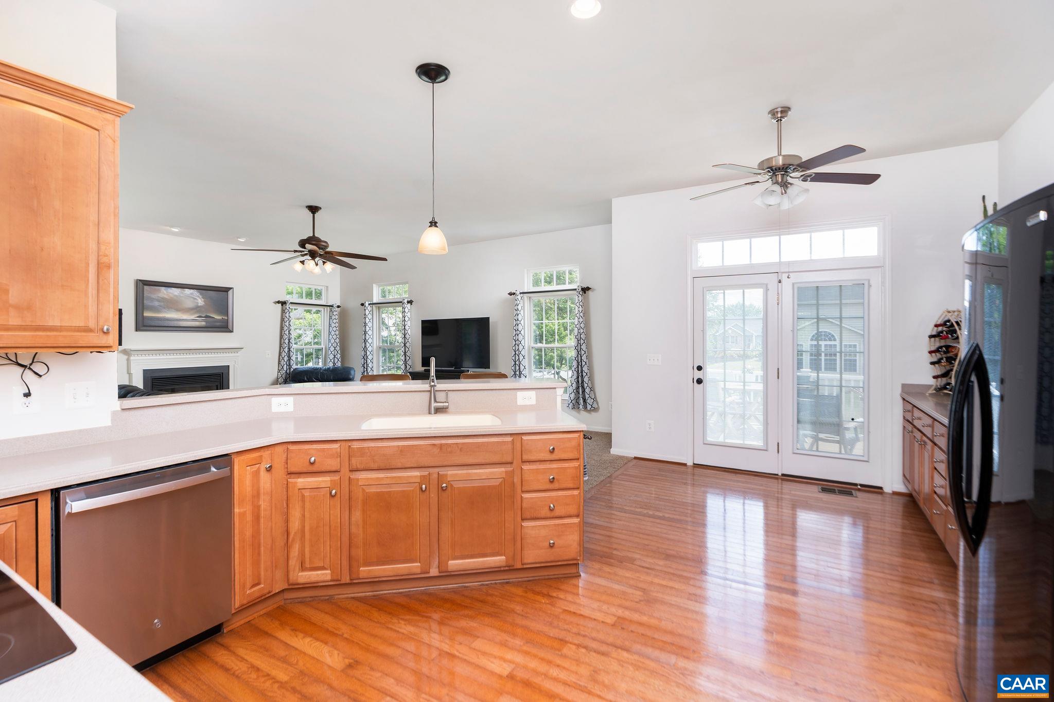 10182 SPRING DR