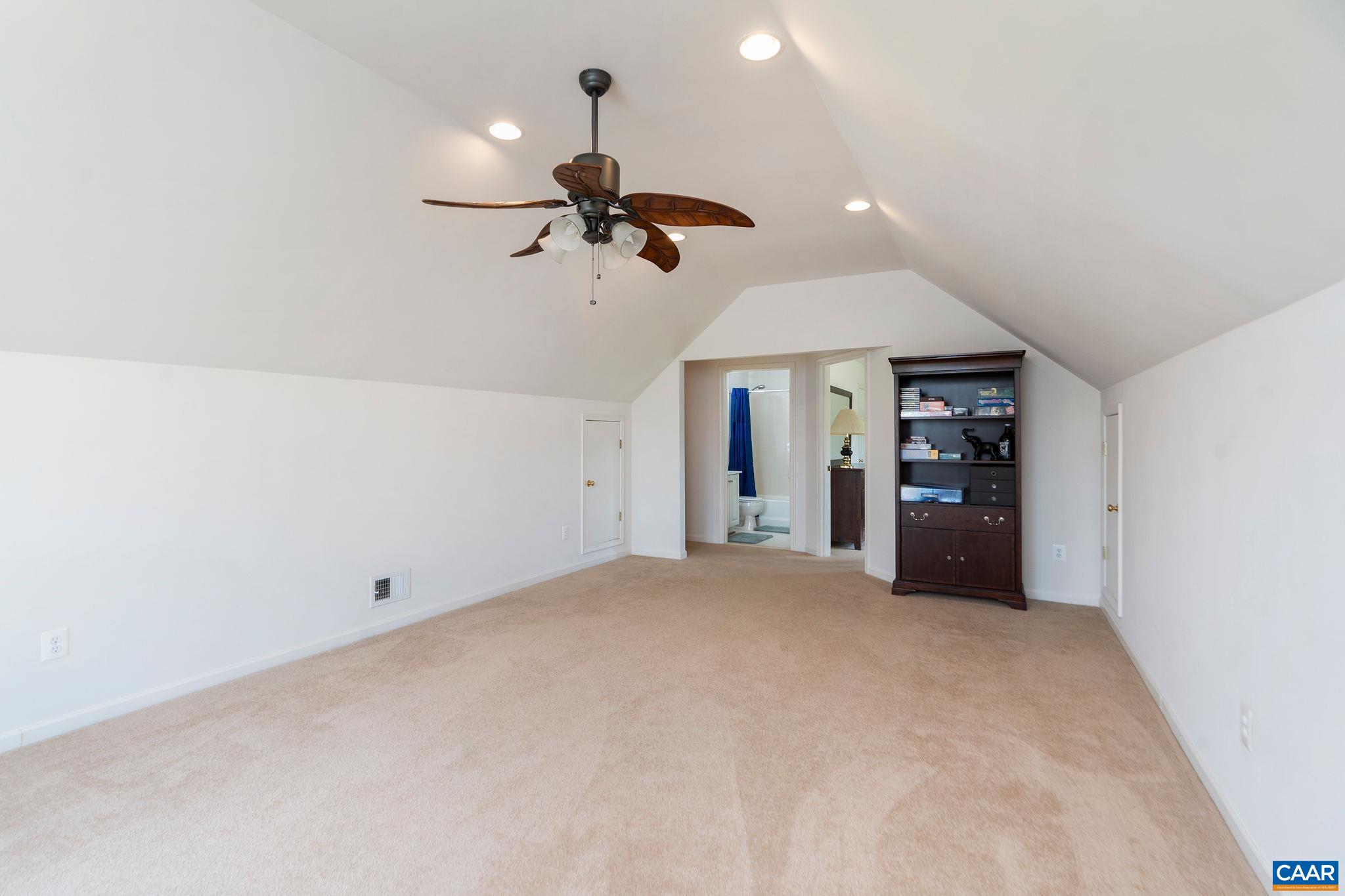 10182 SPRING DR