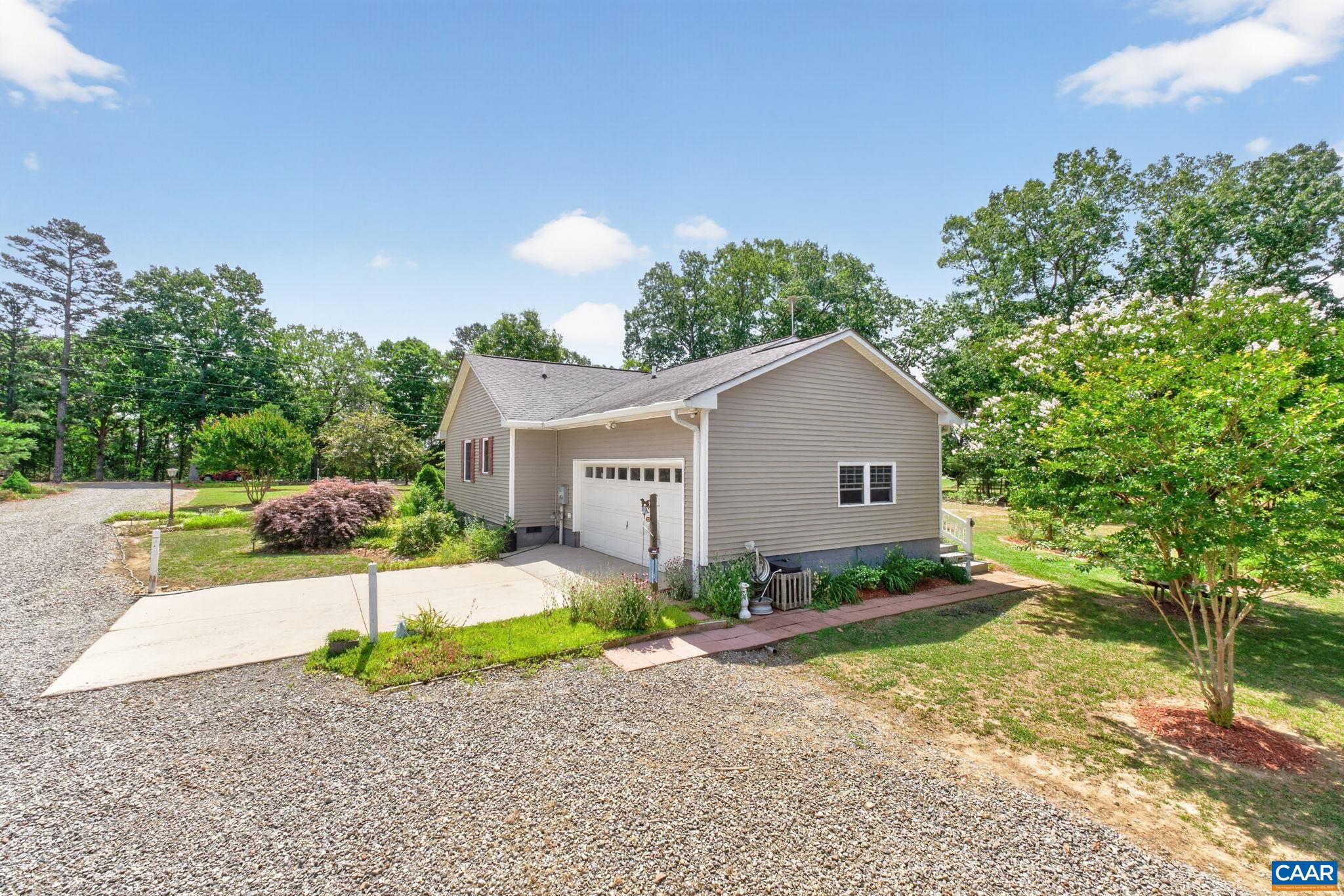 3219 S SPOTSWOOD TRL