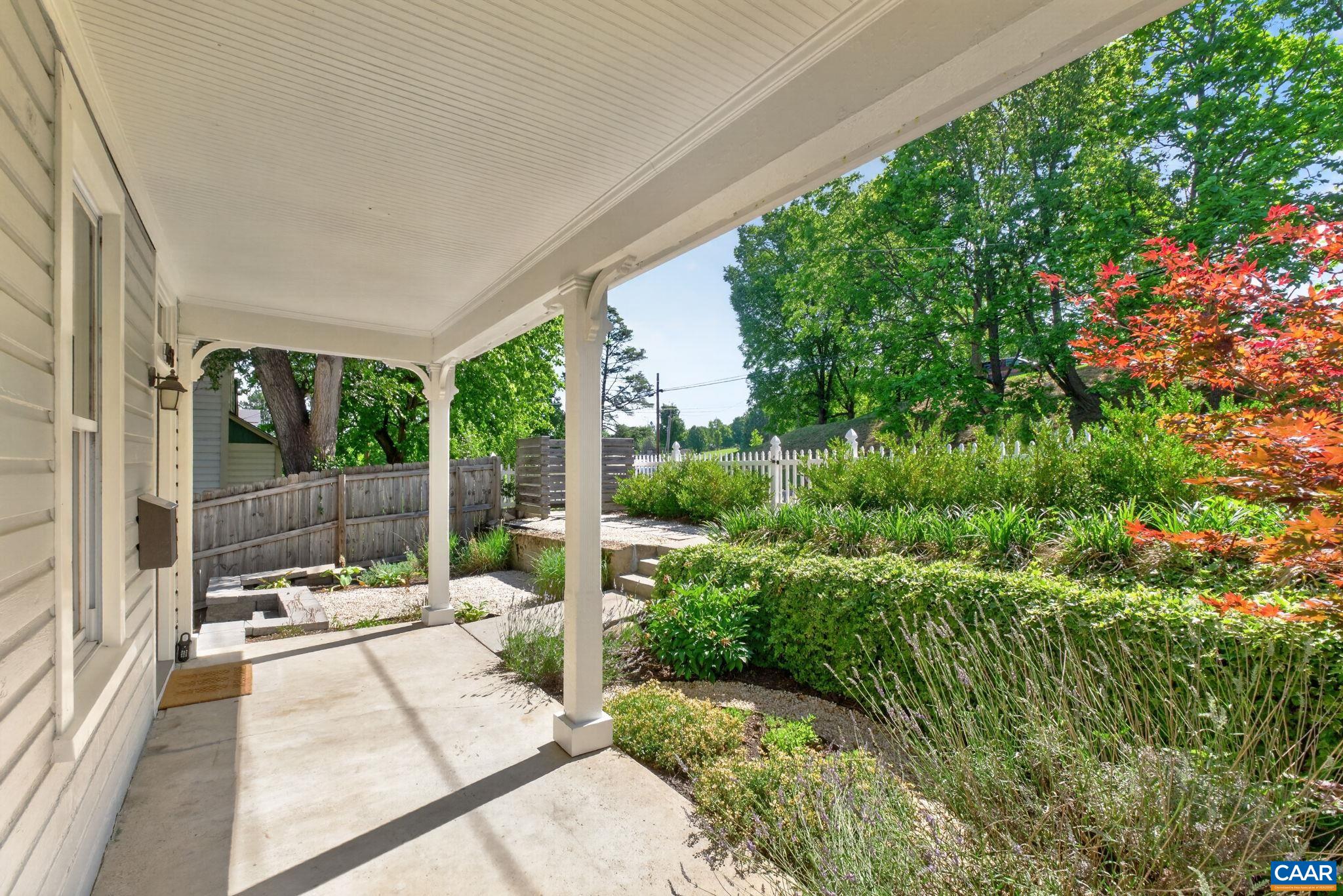 433 N WINCHESTER AVE