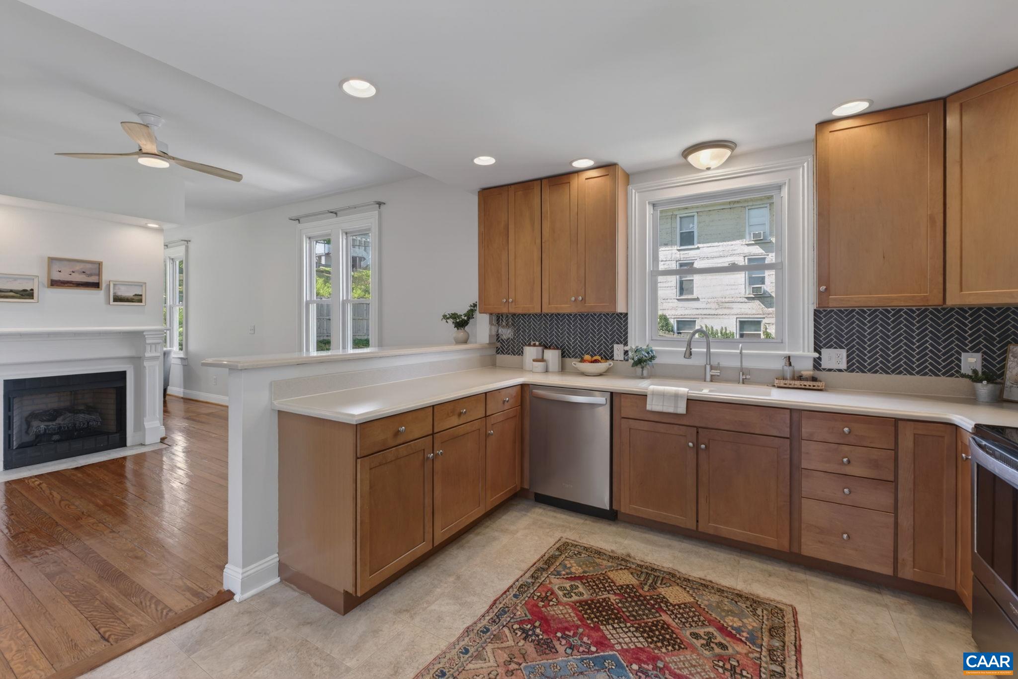 433 N WINCHESTER AVE