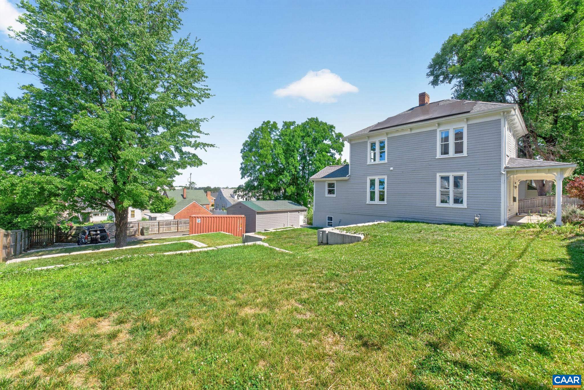 433 N WINCHESTER AVE