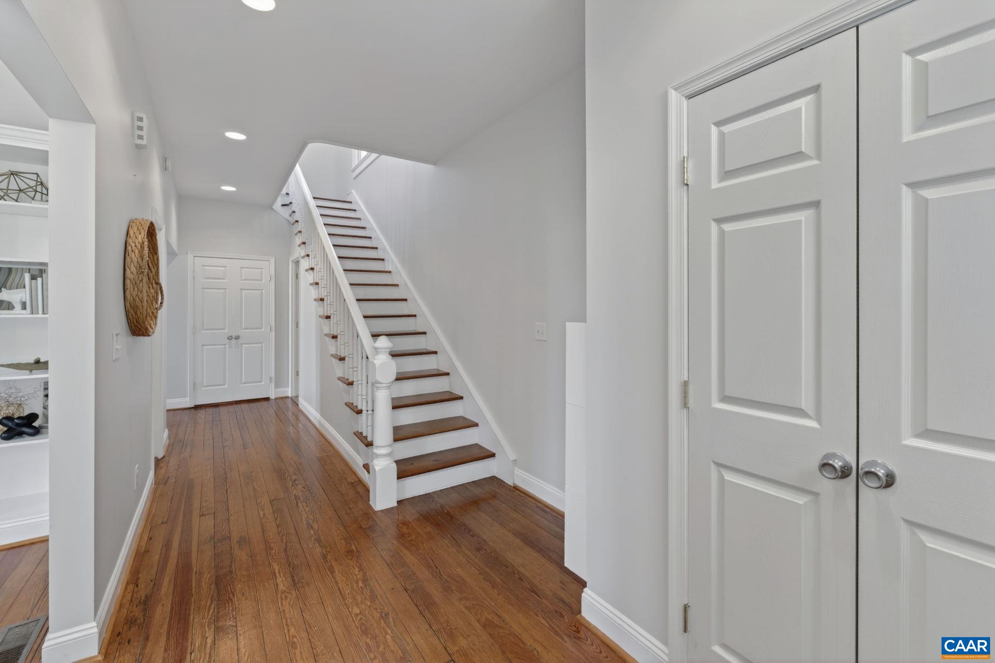 433 N WINCHESTER AVE
