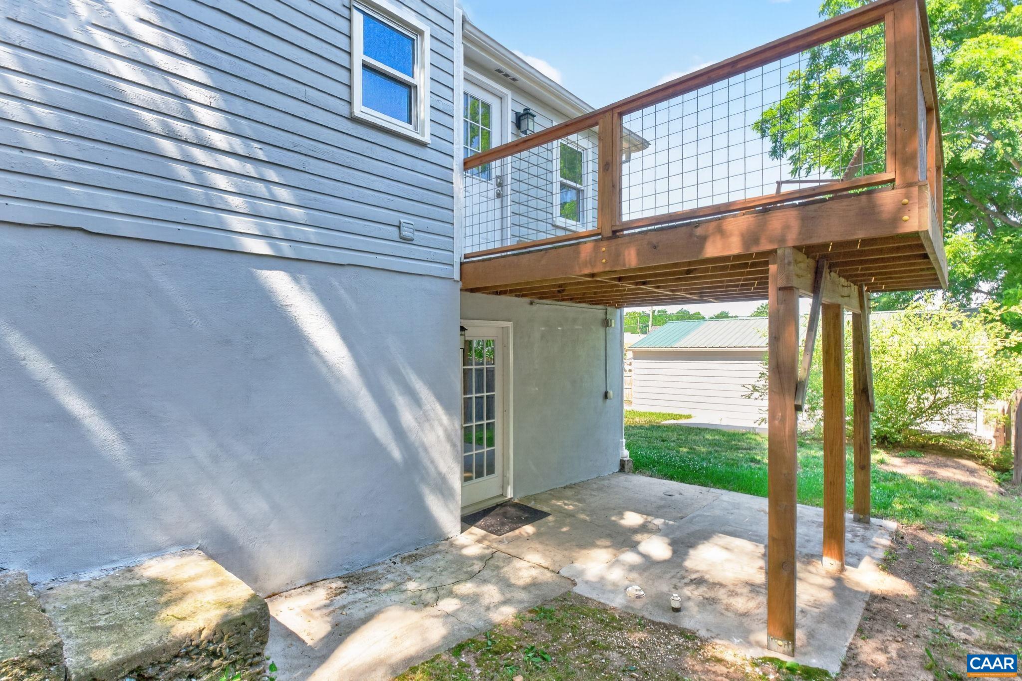 433 N WINCHESTER AVE