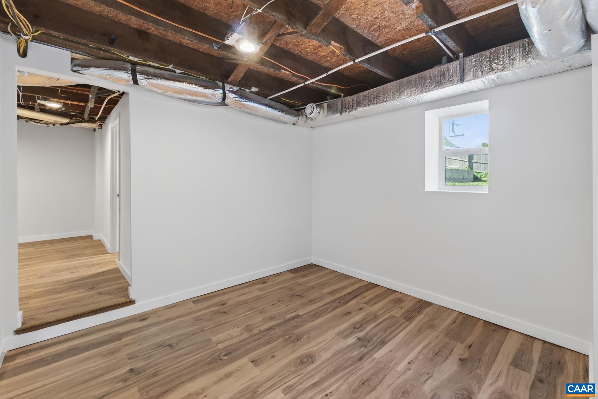 433 N WINCHESTER AVE