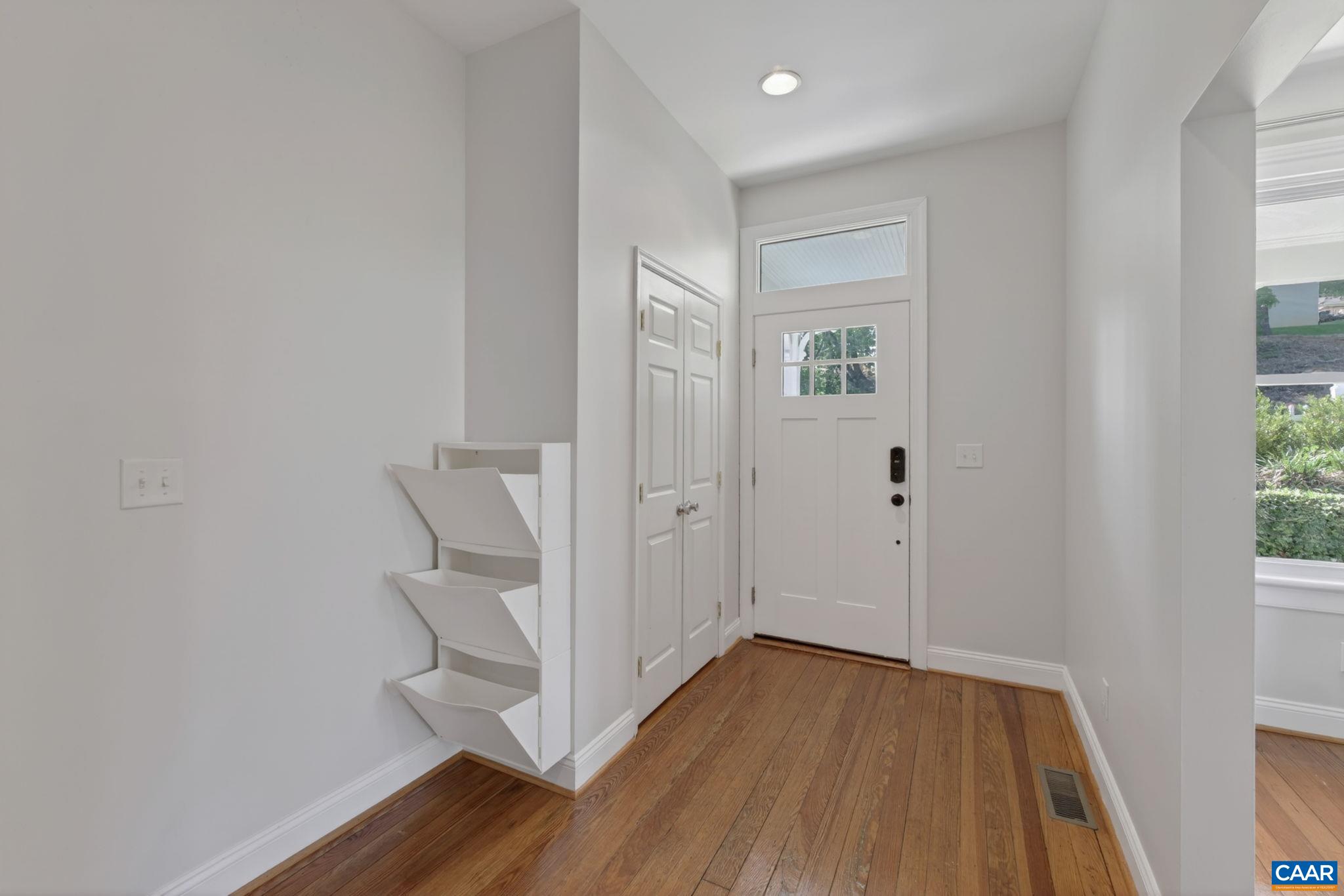 433 N WINCHESTER AVE