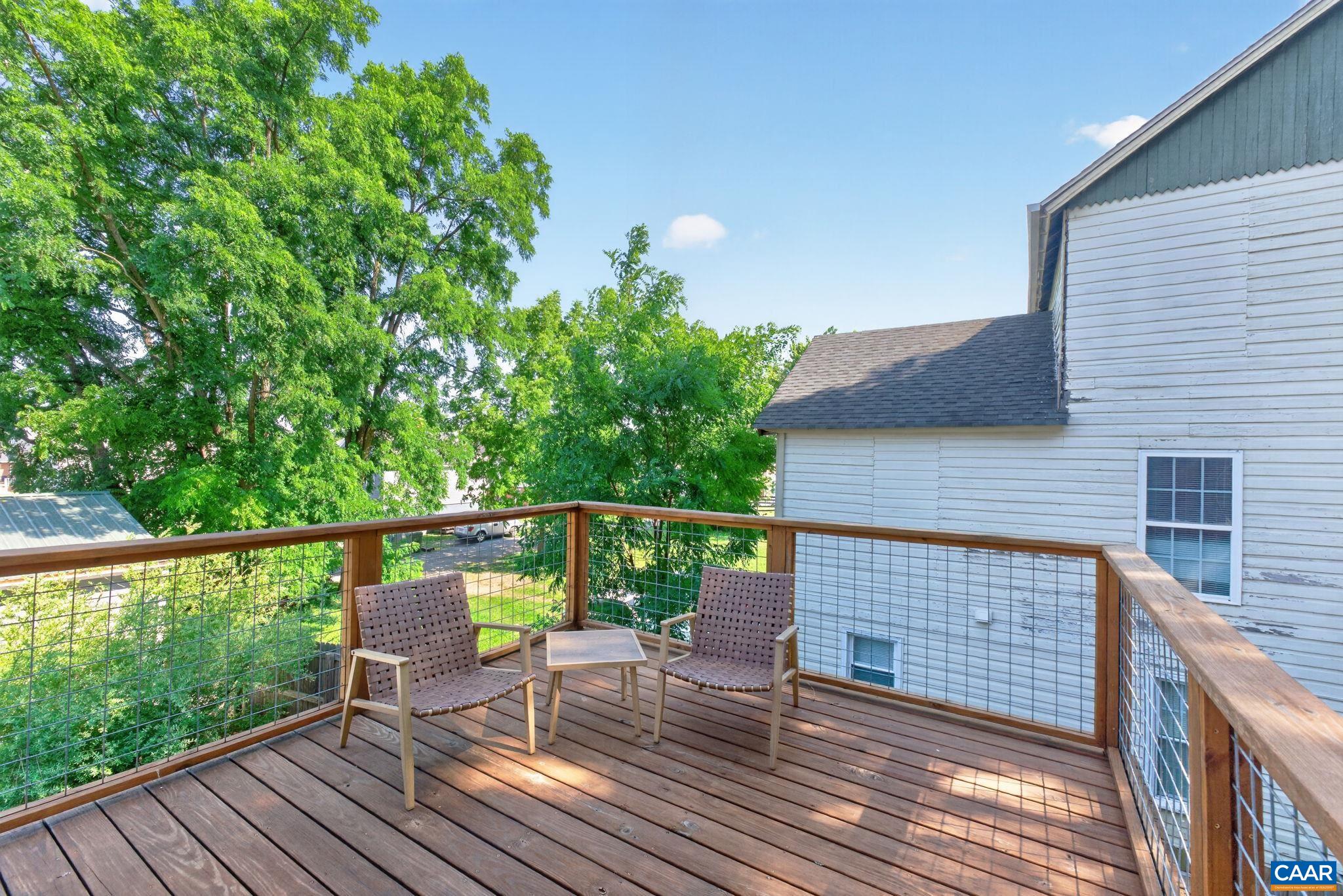 433 N WINCHESTER AVE