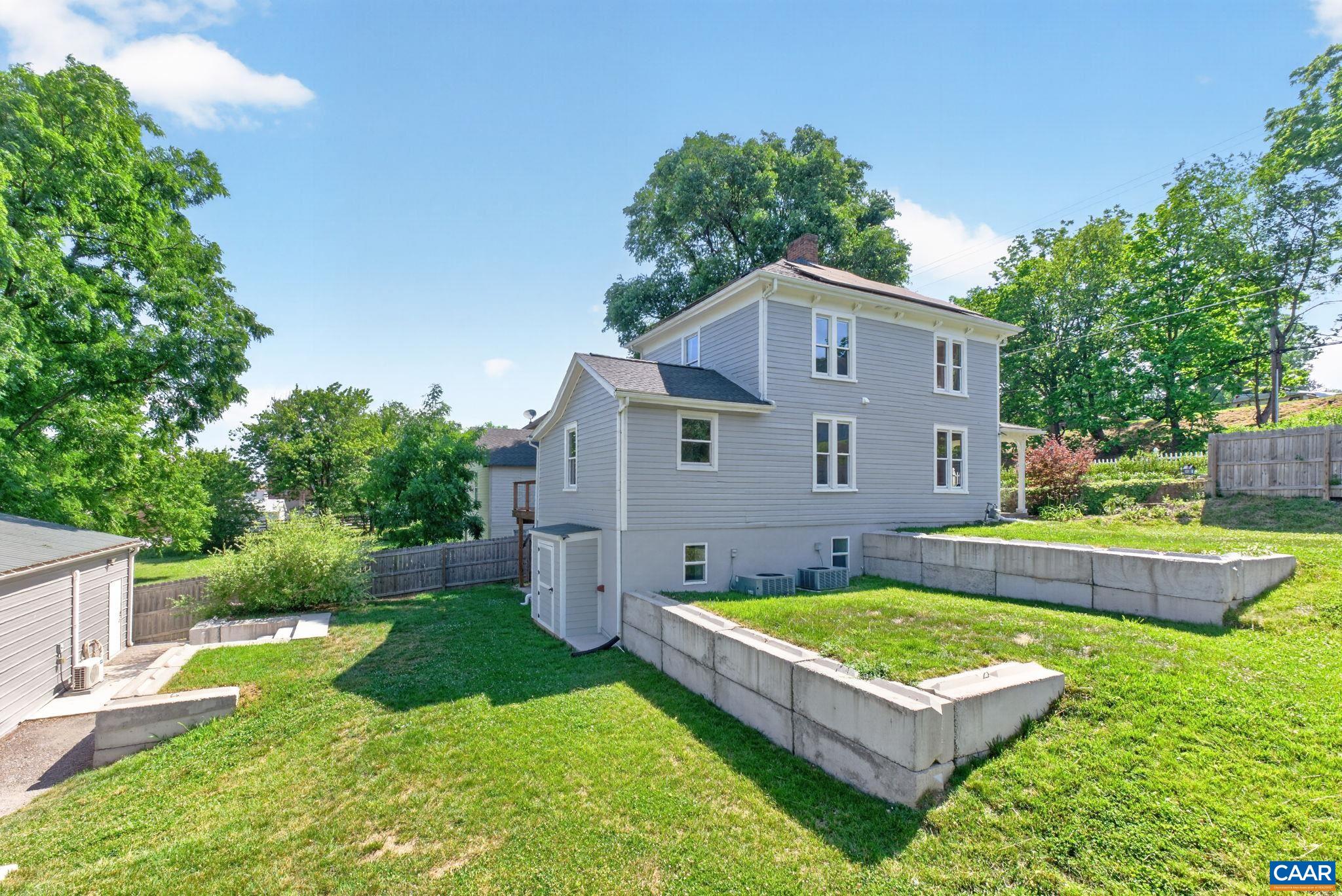 433 N WINCHESTER AVE
