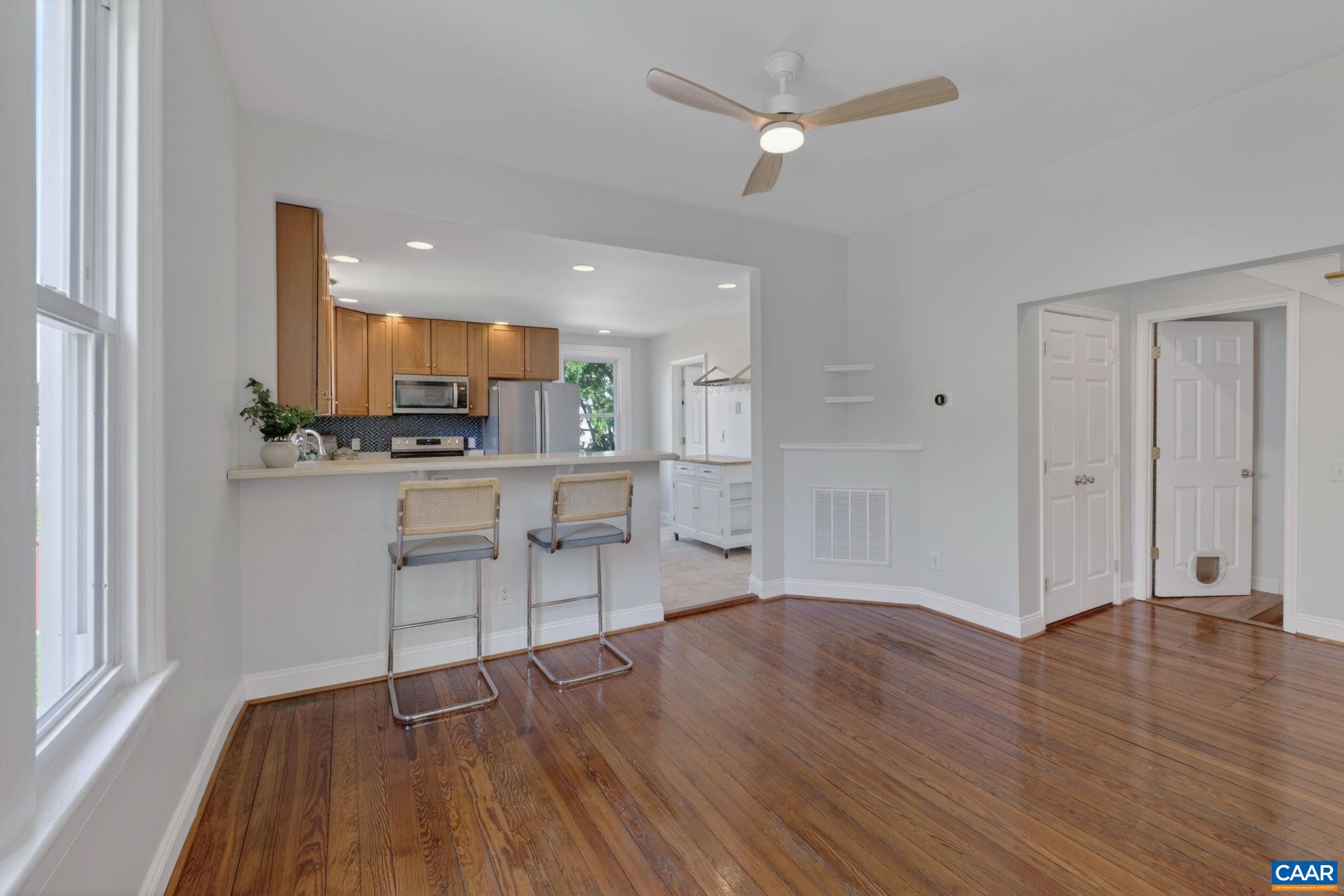 433 N WINCHESTER AVE