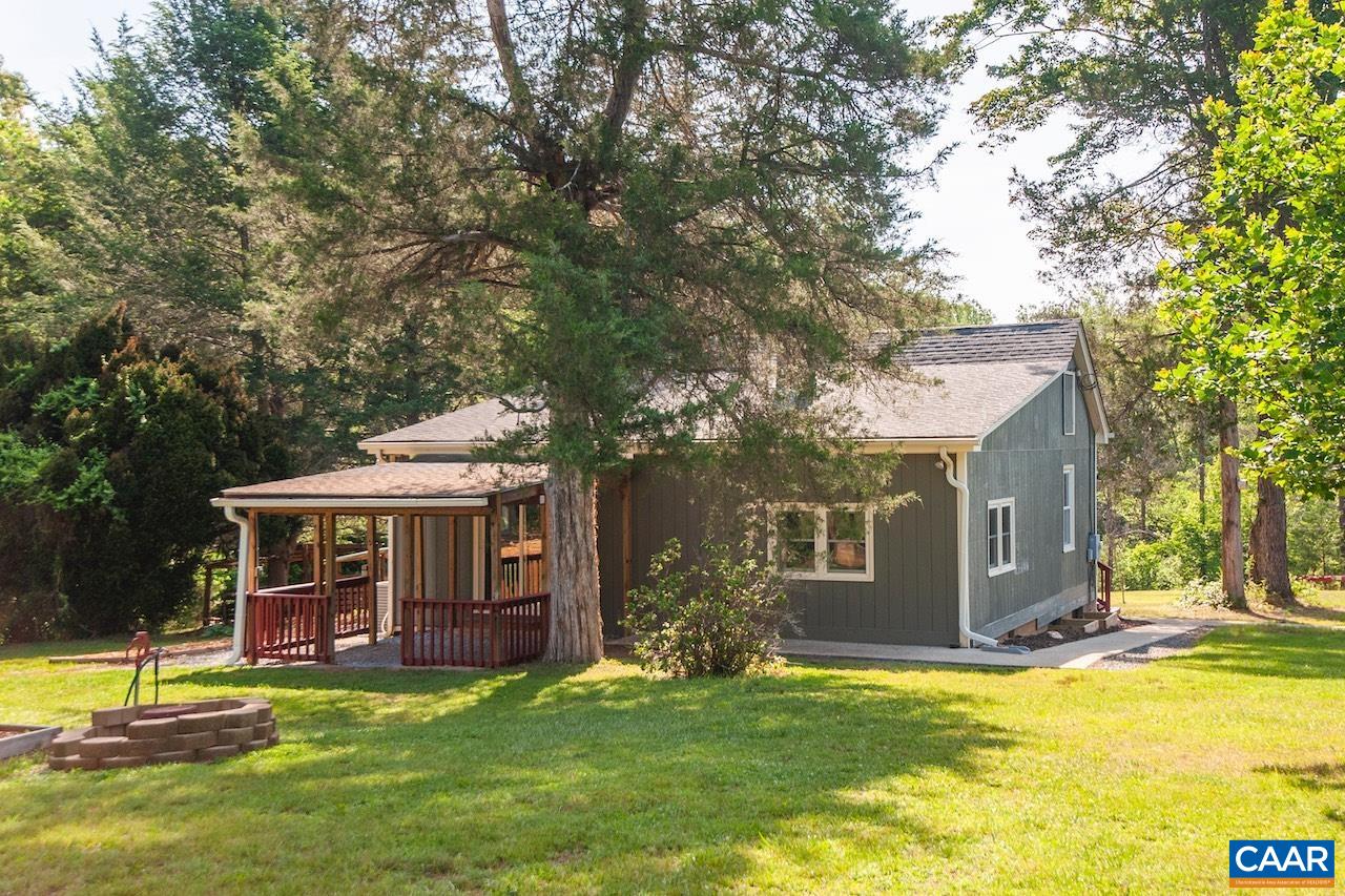 1015 ROCK SPRING RD