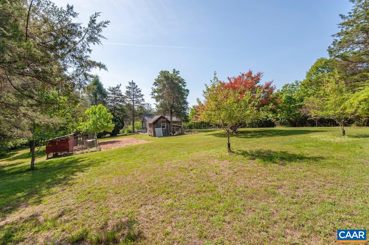 1015 ROCK SPRING RD