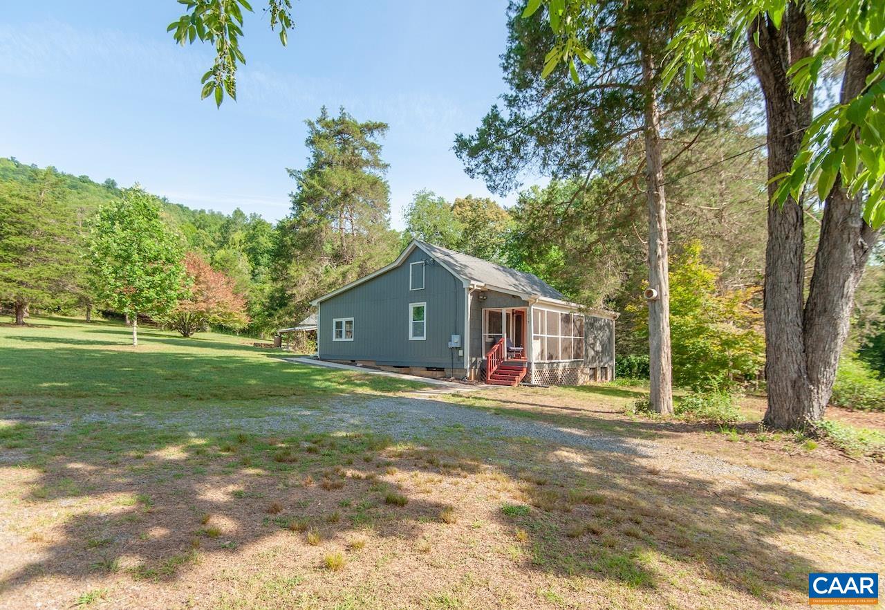 1015 ROCK SPRING RD