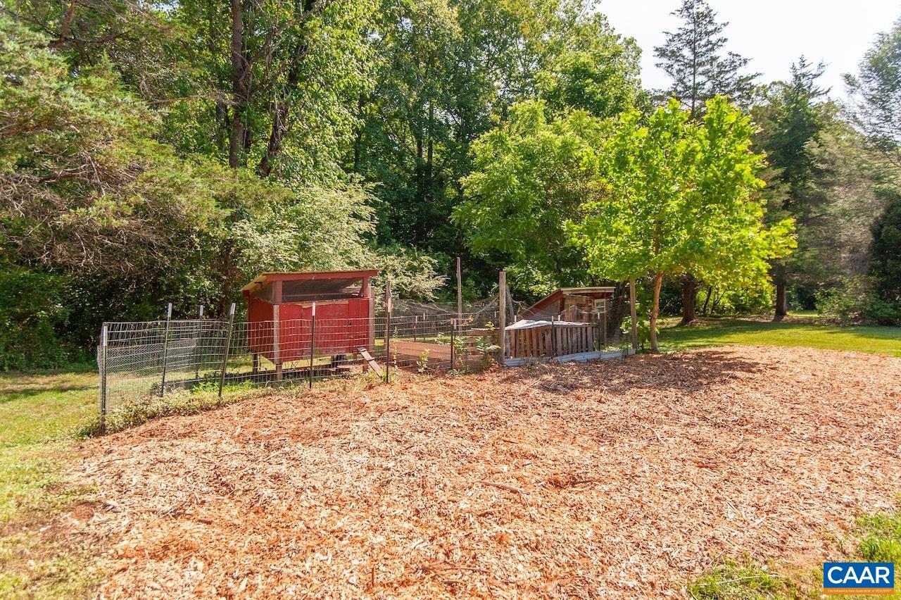 1015 ROCK SPRING RD