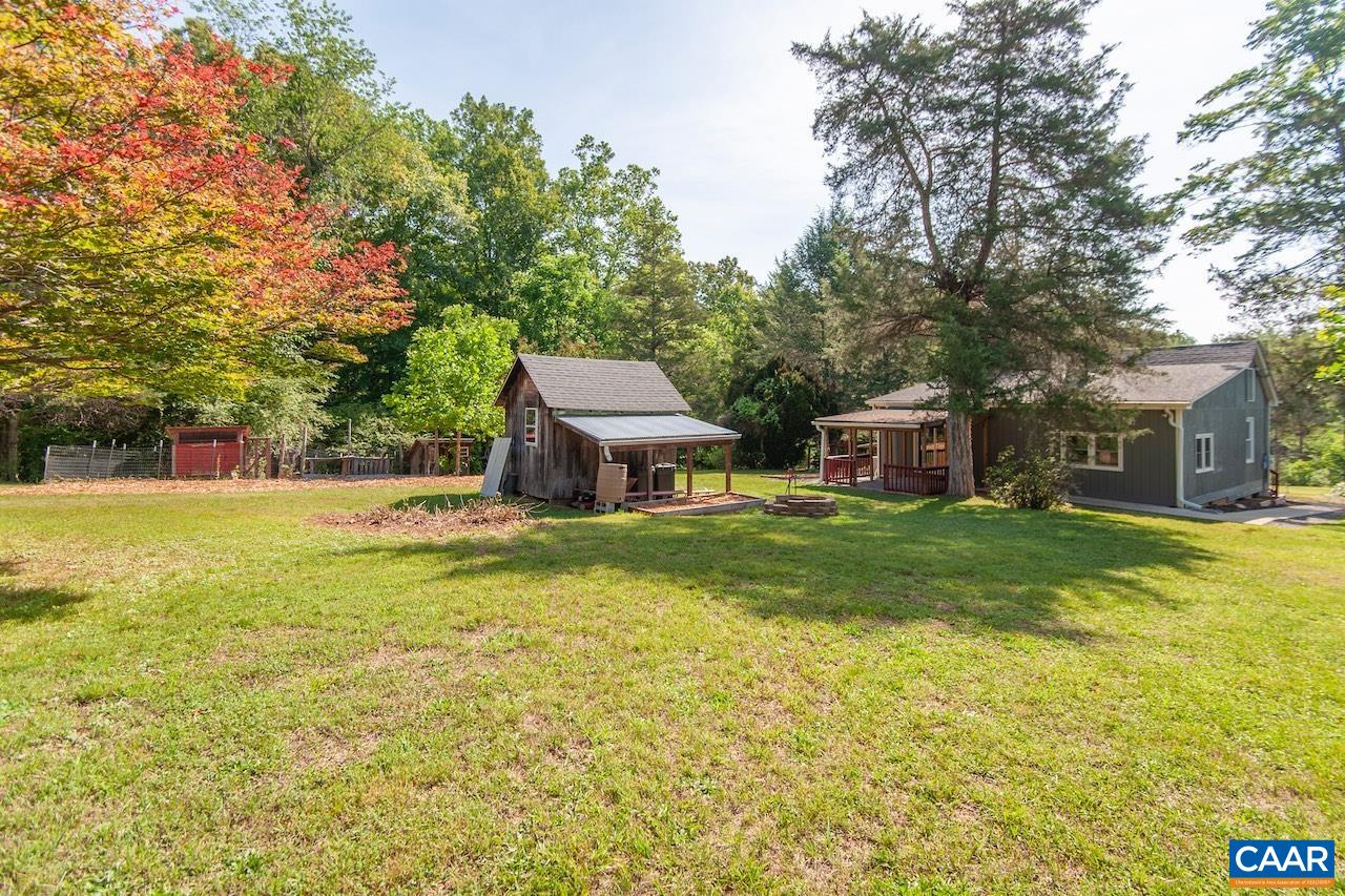 1015 ROCK SPRING RD