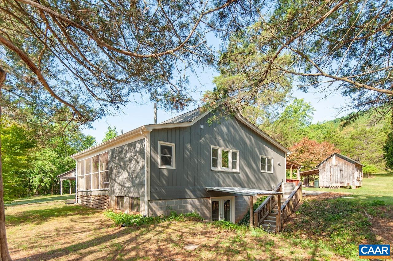 1015 ROCK SPRING RD