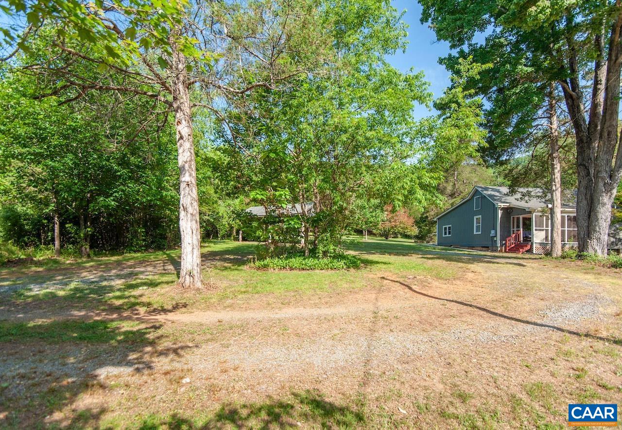 1015 ROCK SPRING RD
