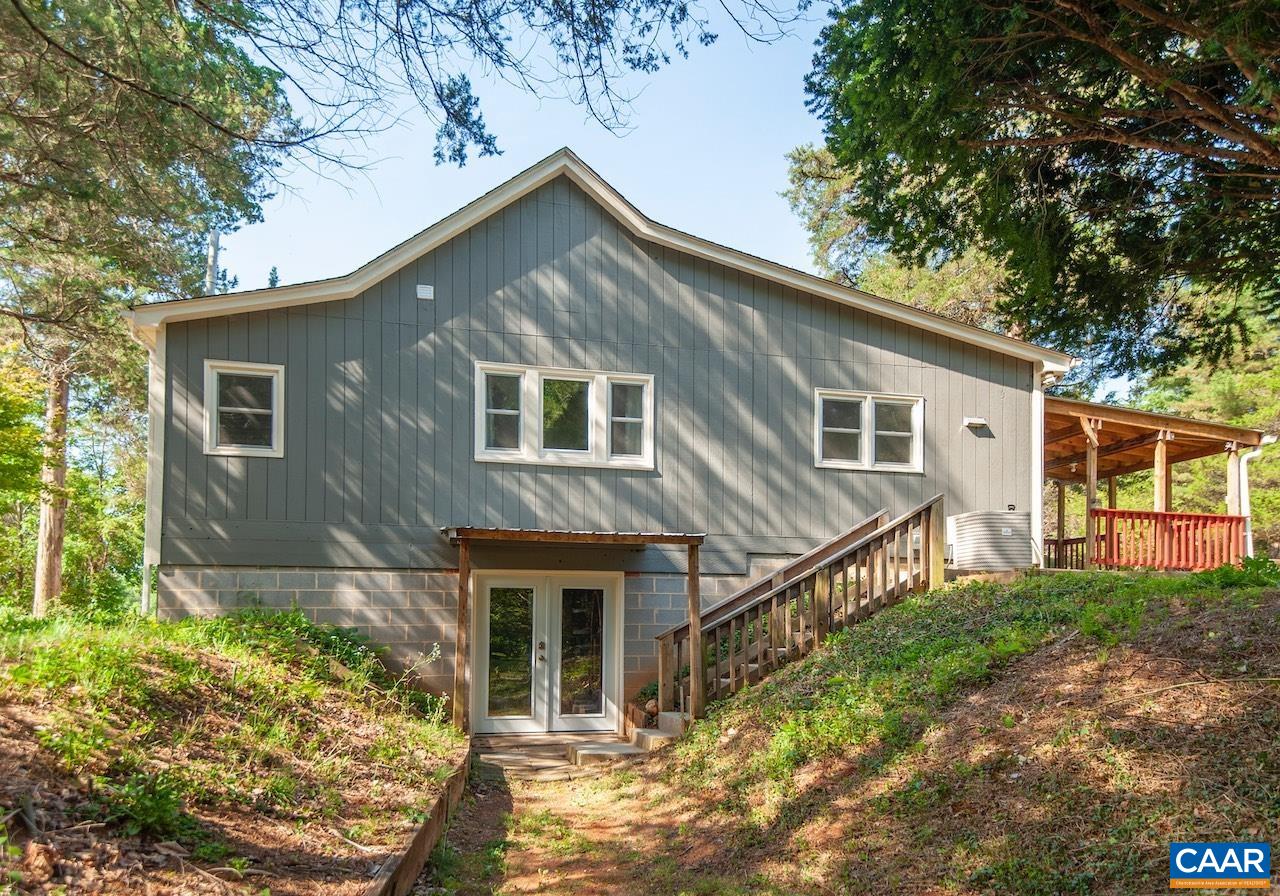 1015 ROCK SPRING RD