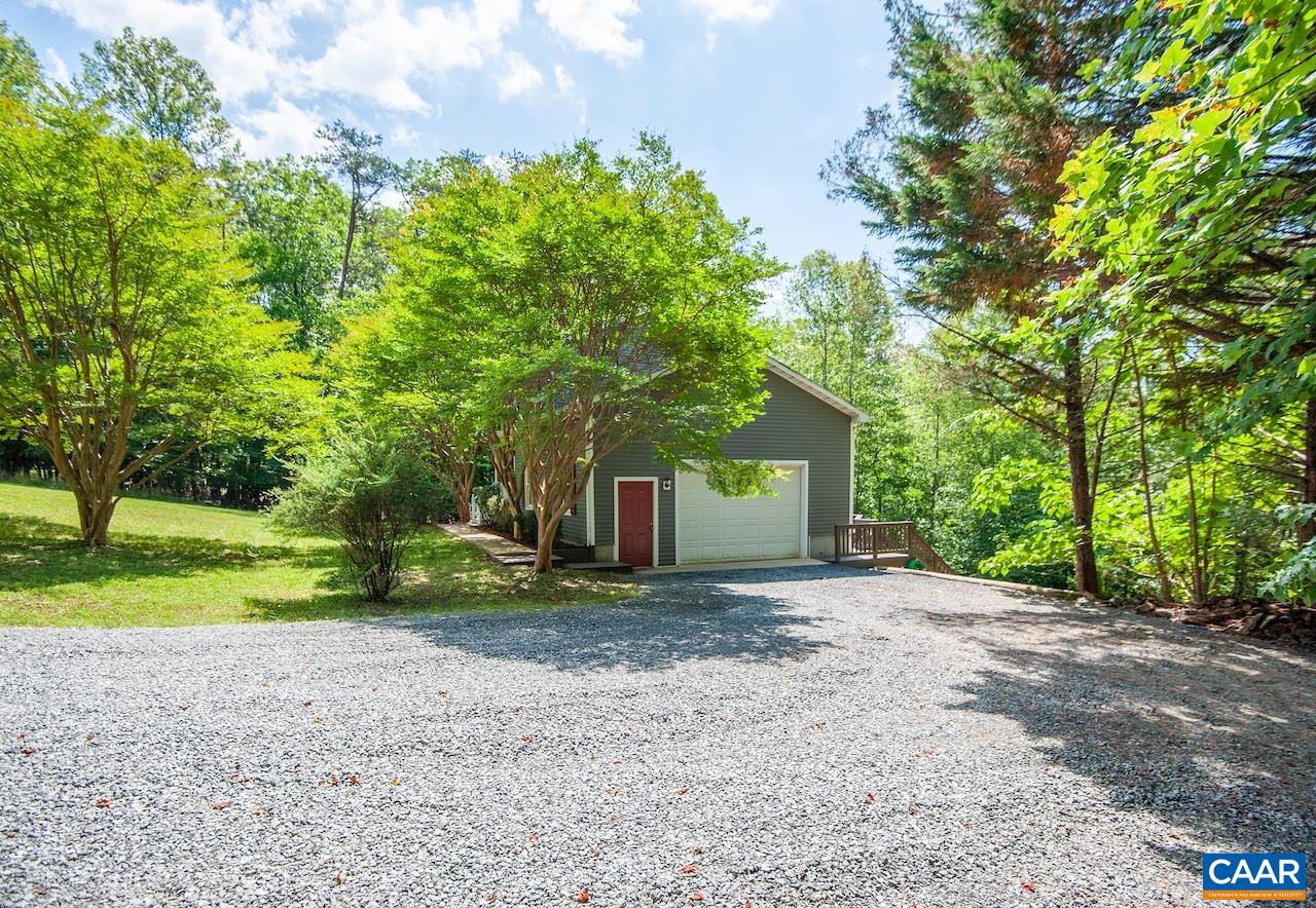 459 LAKELAND LN