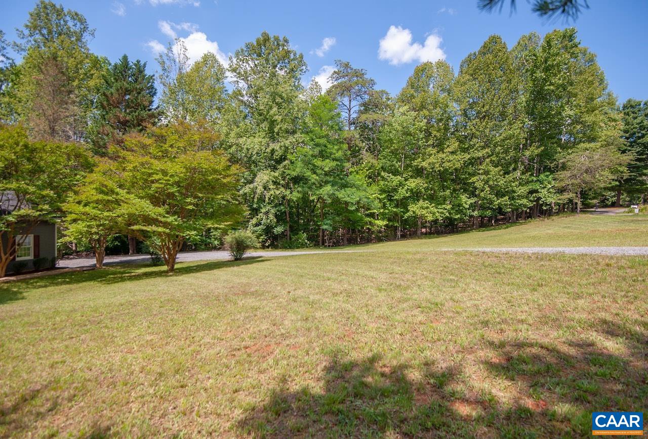459 LAKELAND LN