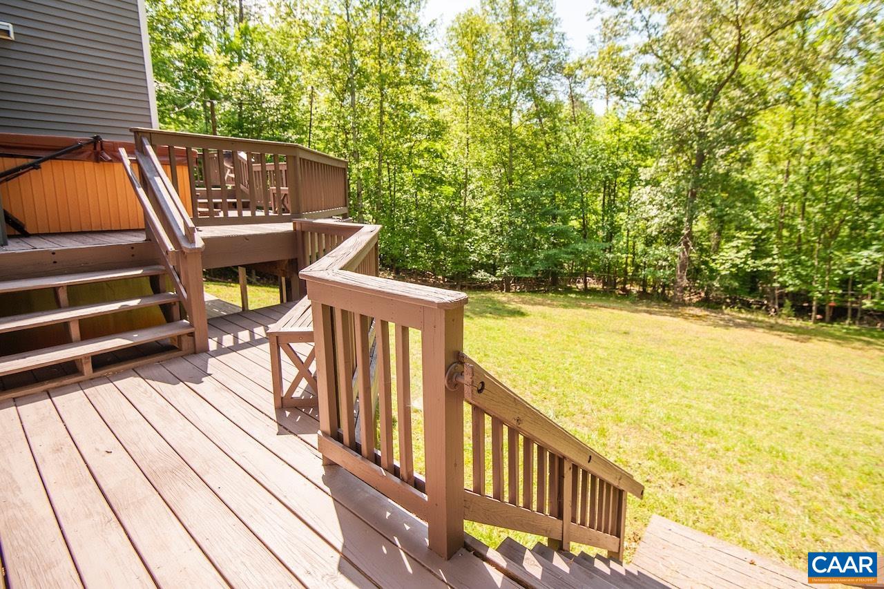 459 LAKELAND LN