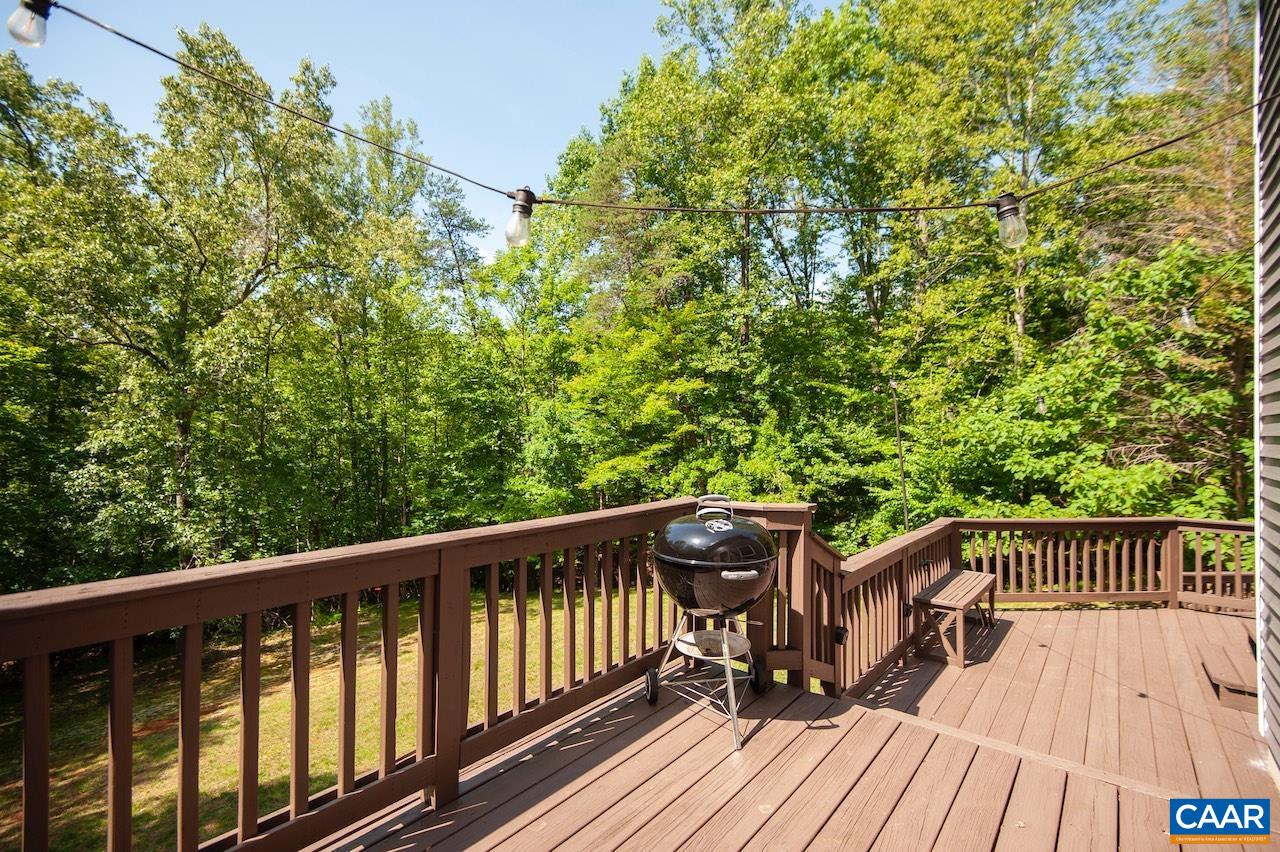 459 LAKELAND LN