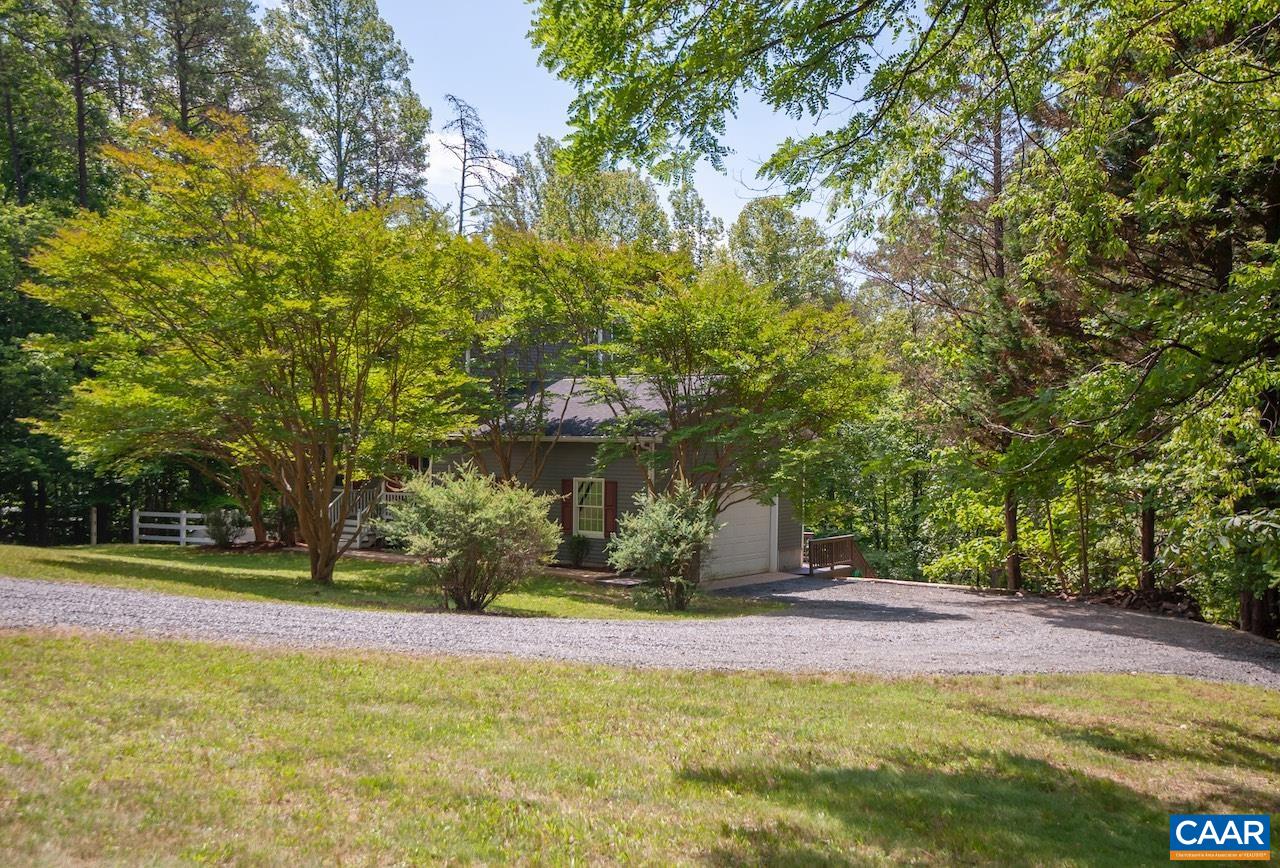 459 LAKELAND LN