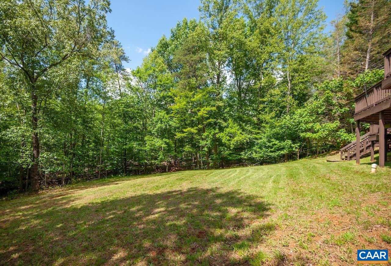 459 LAKELAND LN