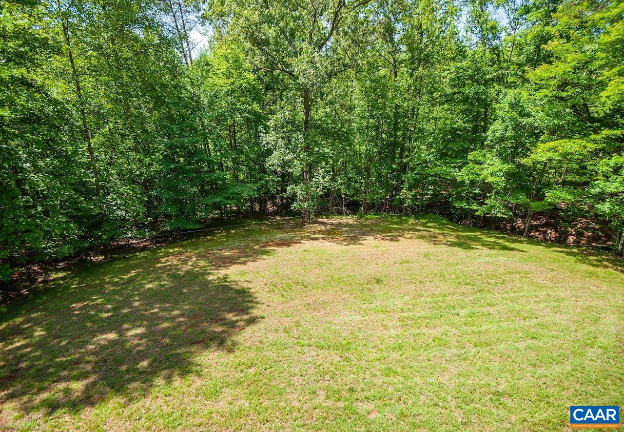 459 LAKELAND LN