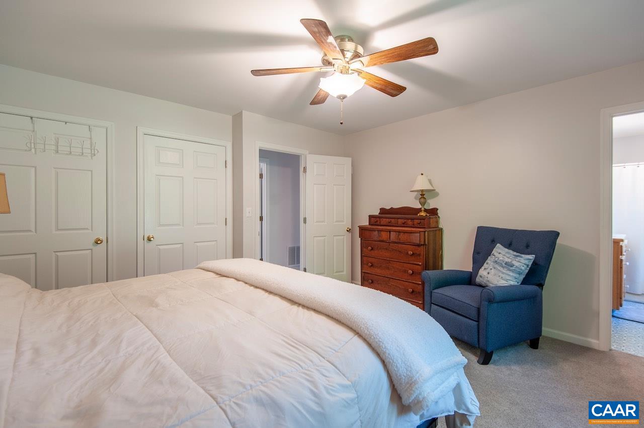 459 LAKELAND LN