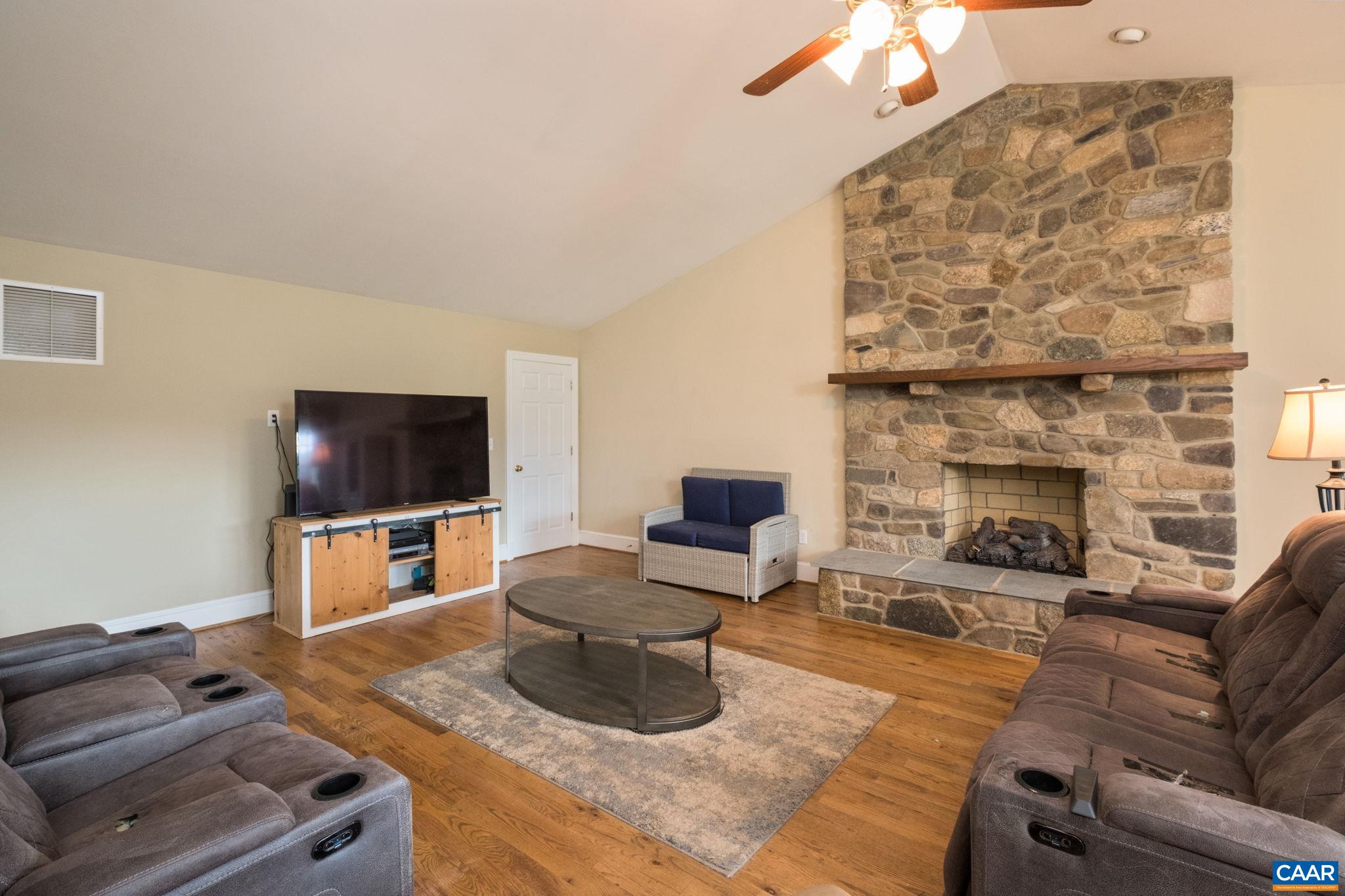 295 FAIRGROUND RD