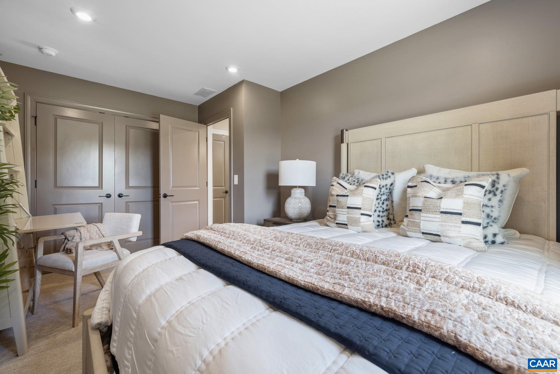 35B BETHUNE ST
