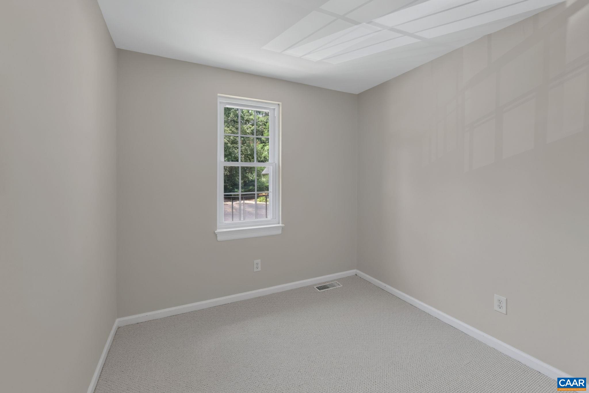 113 SCARBOROUGH PL