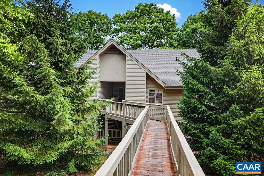 2246 TANNERS RIDGE CONDOS