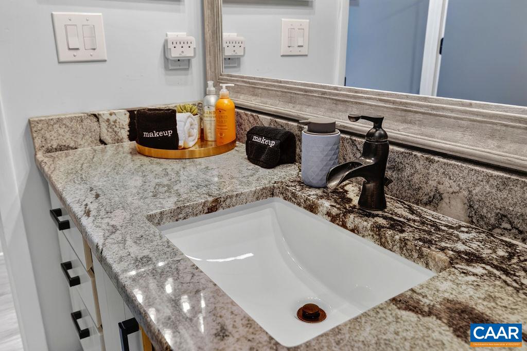 2246 TANNERS RIDGE CONDOS