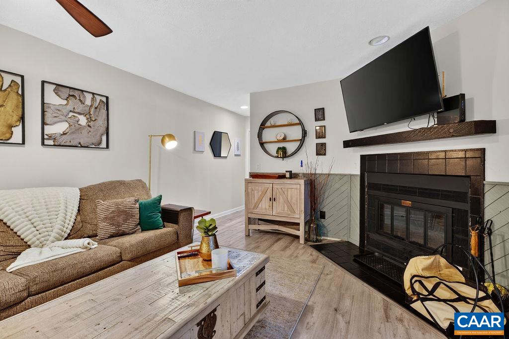 2246 TANNERS RIDGE CONDOS