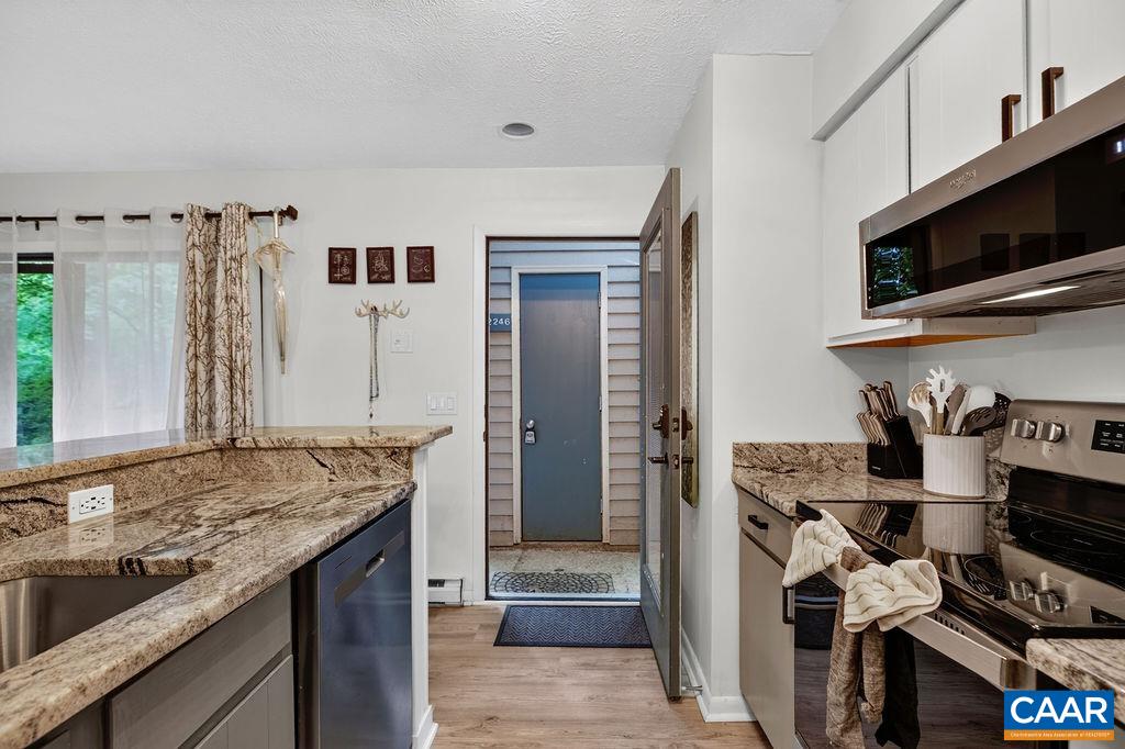 2246 TANNERS RIDGE CONDOS