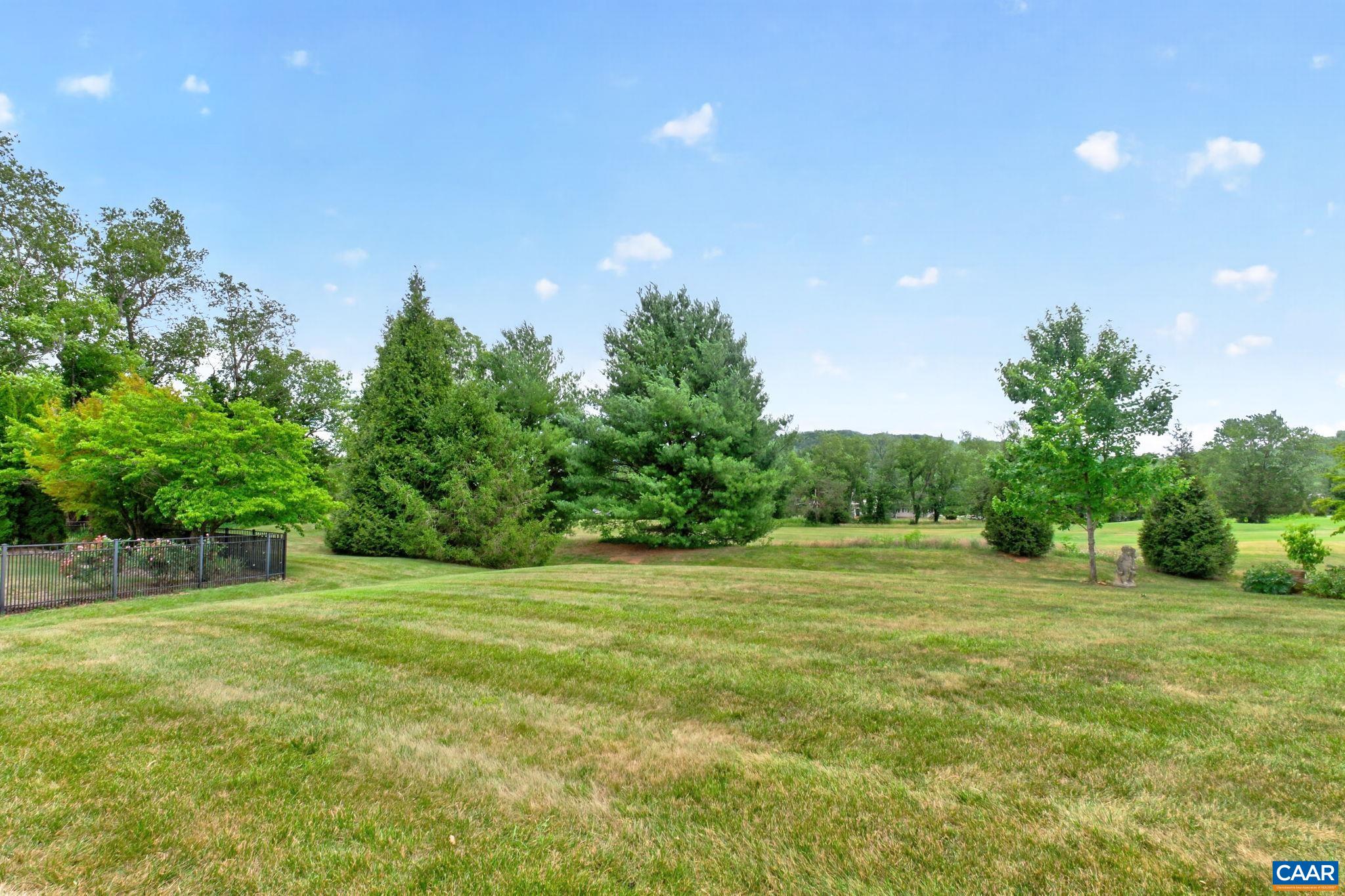 85 ROSEWOOD DR